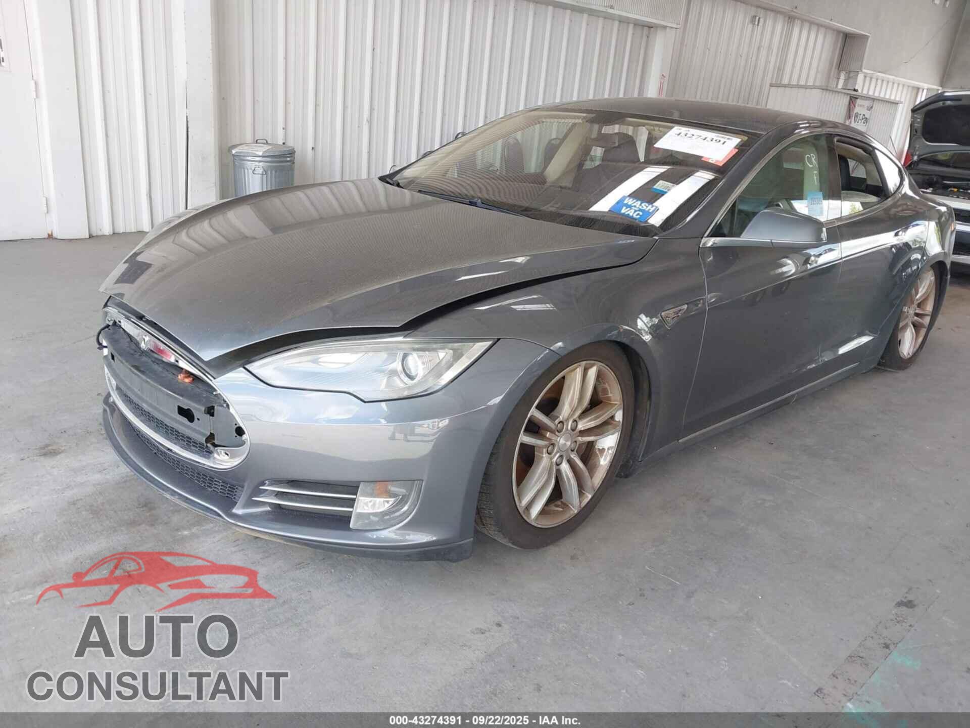 TESLA MODEL S 2013 - 5YJSA1DN5DFP13551