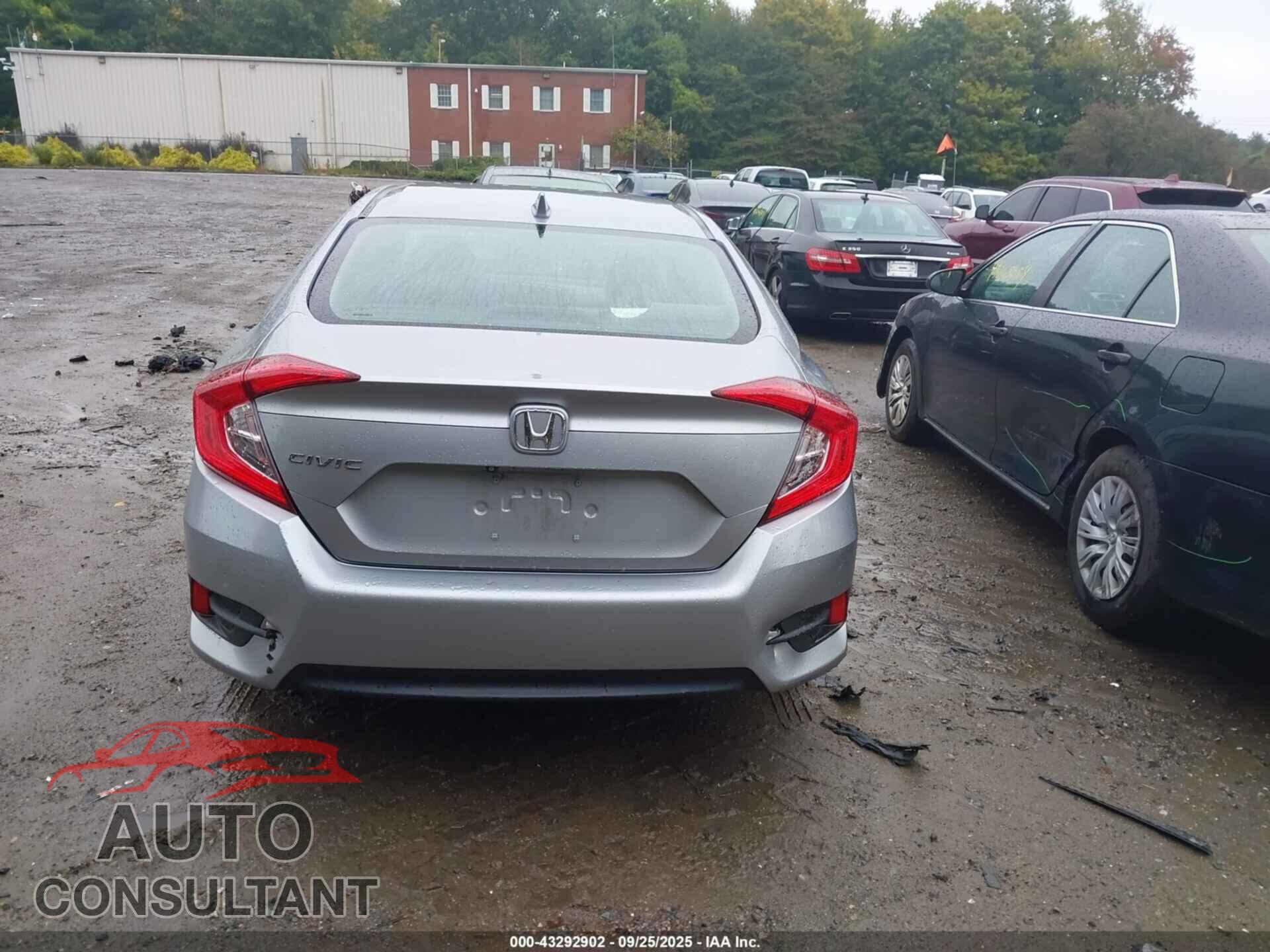 HONDA CIVIC 2017 - 19XFC2F78HE217607