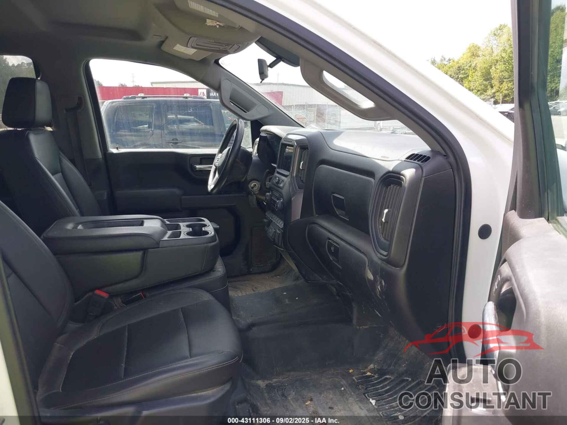 CHEVROLET SILVERADO 1500 2019 - 1GCPWAEF3KZ311680