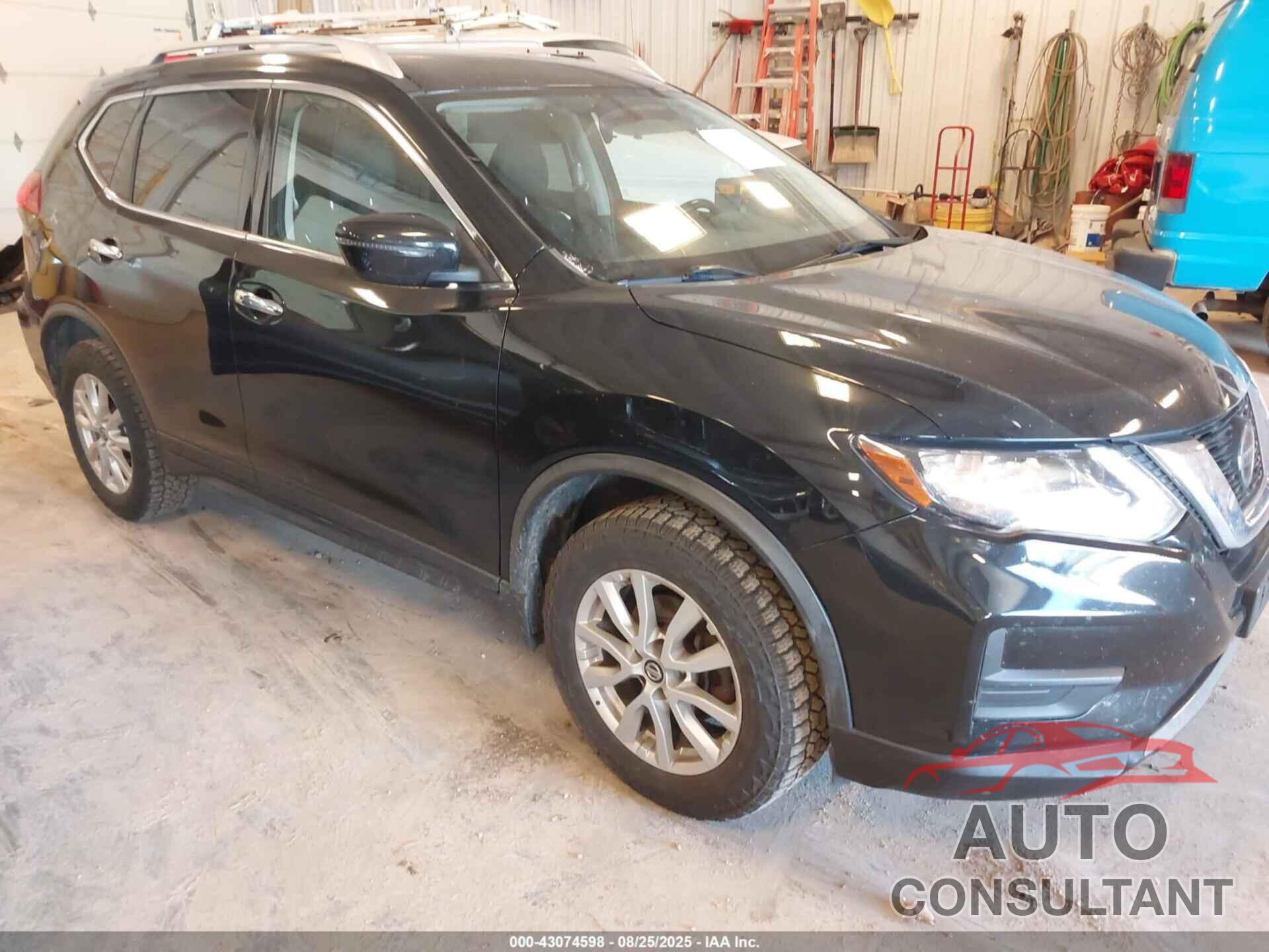 NISSAN ROGUE 2018 - KNMAT2MV9JP595789