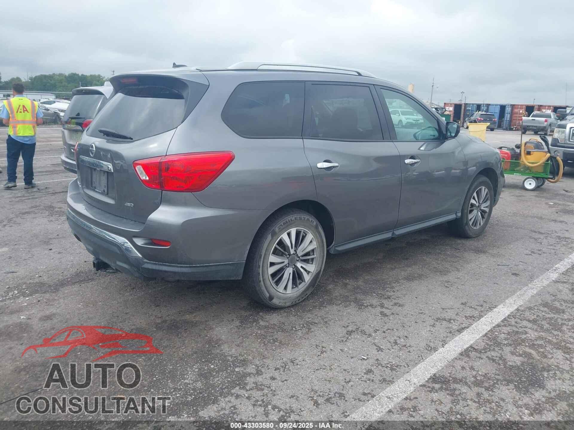 NISSAN PATHFINDER 2017 - 5N1DR2MM5HC693797