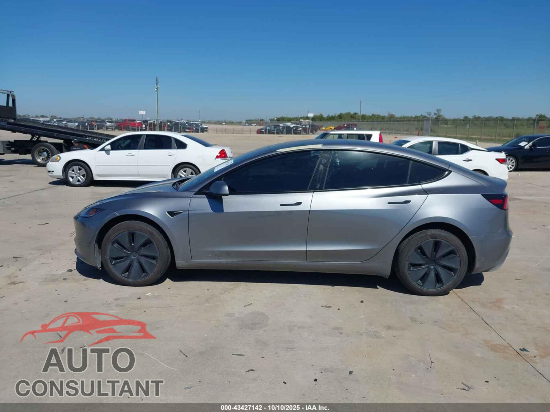 TESLA MODEL 3 2024 - 5YJ3E1EA5RF857449