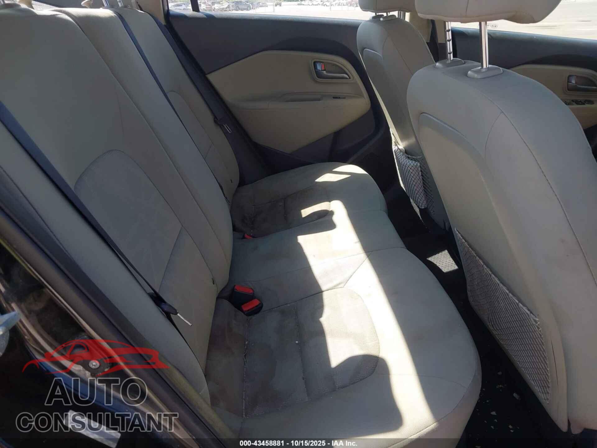 KIA RIO 2015 - KNADM4A37F6489764