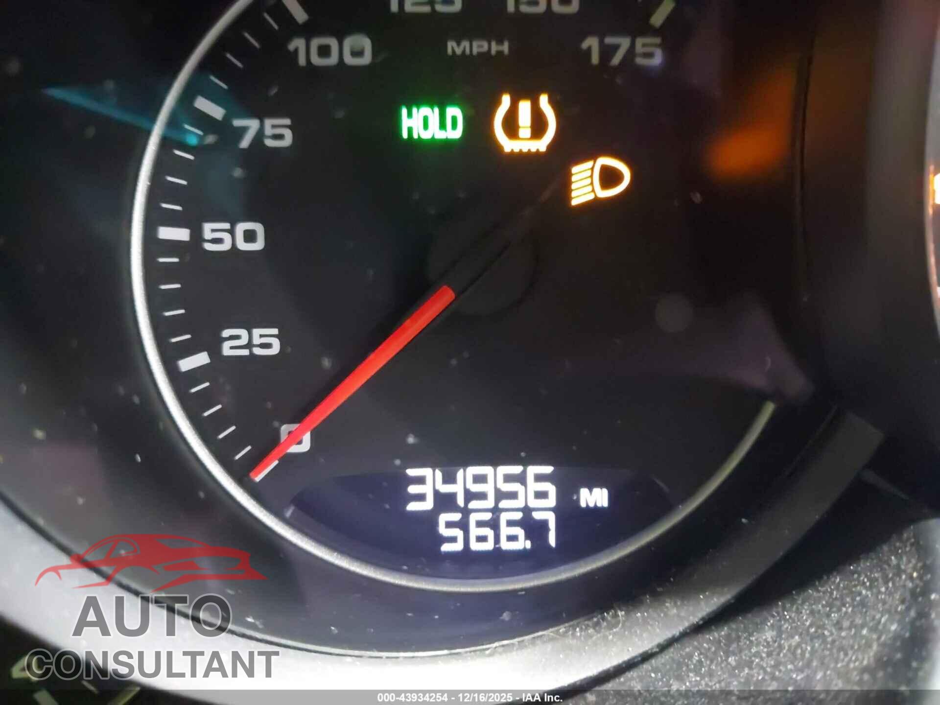 PORSCHE CAYENNE 2016 - WP1AA2A25GLA02461