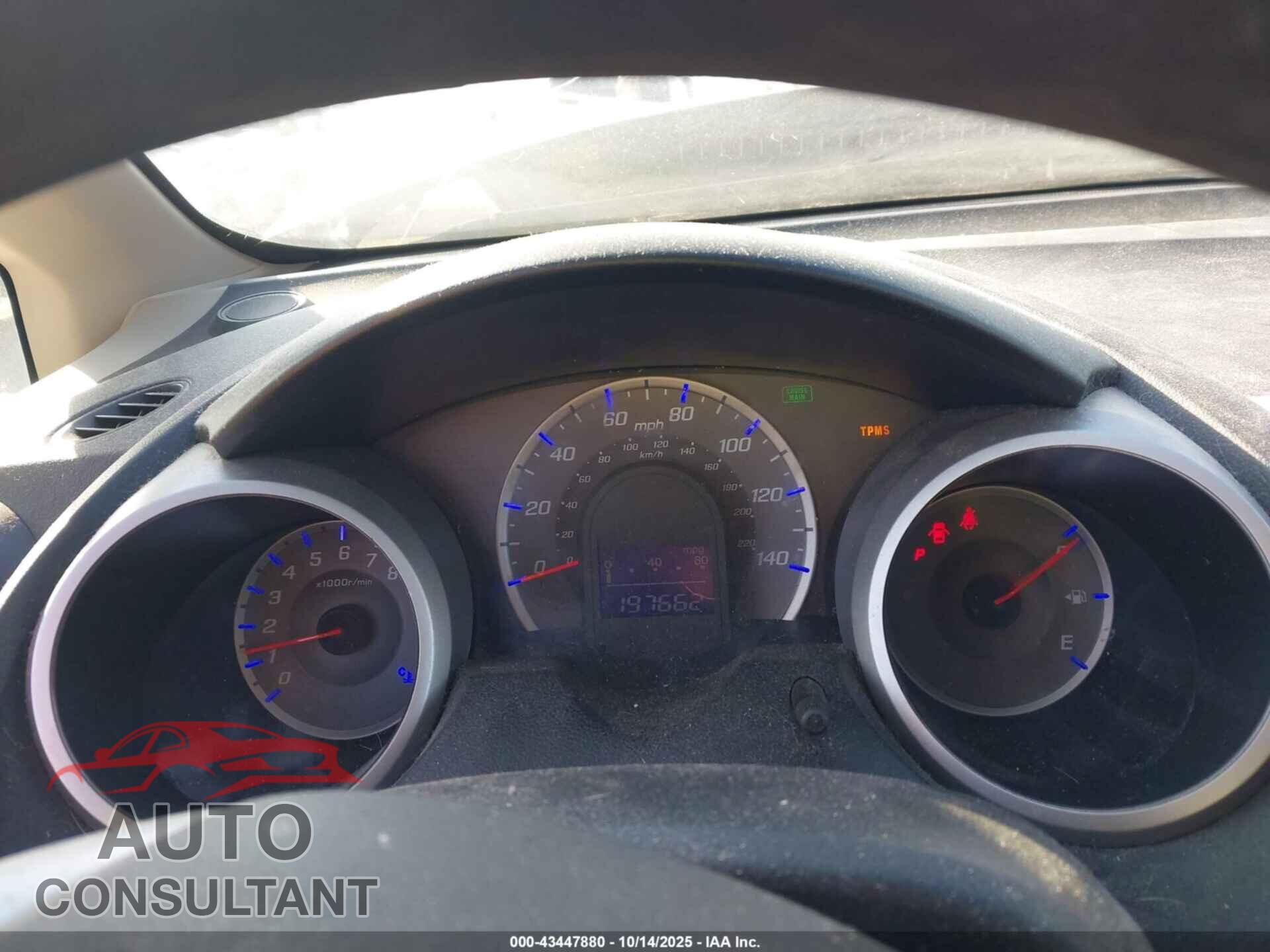 HONDA FIT 2013 - JHMGE8H37DC021900