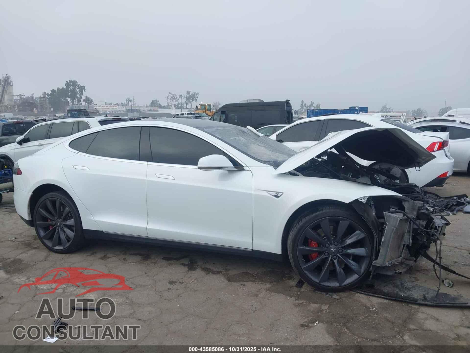 TESLA MODEL S 2013 - 5YJSA1CN8DFP06272