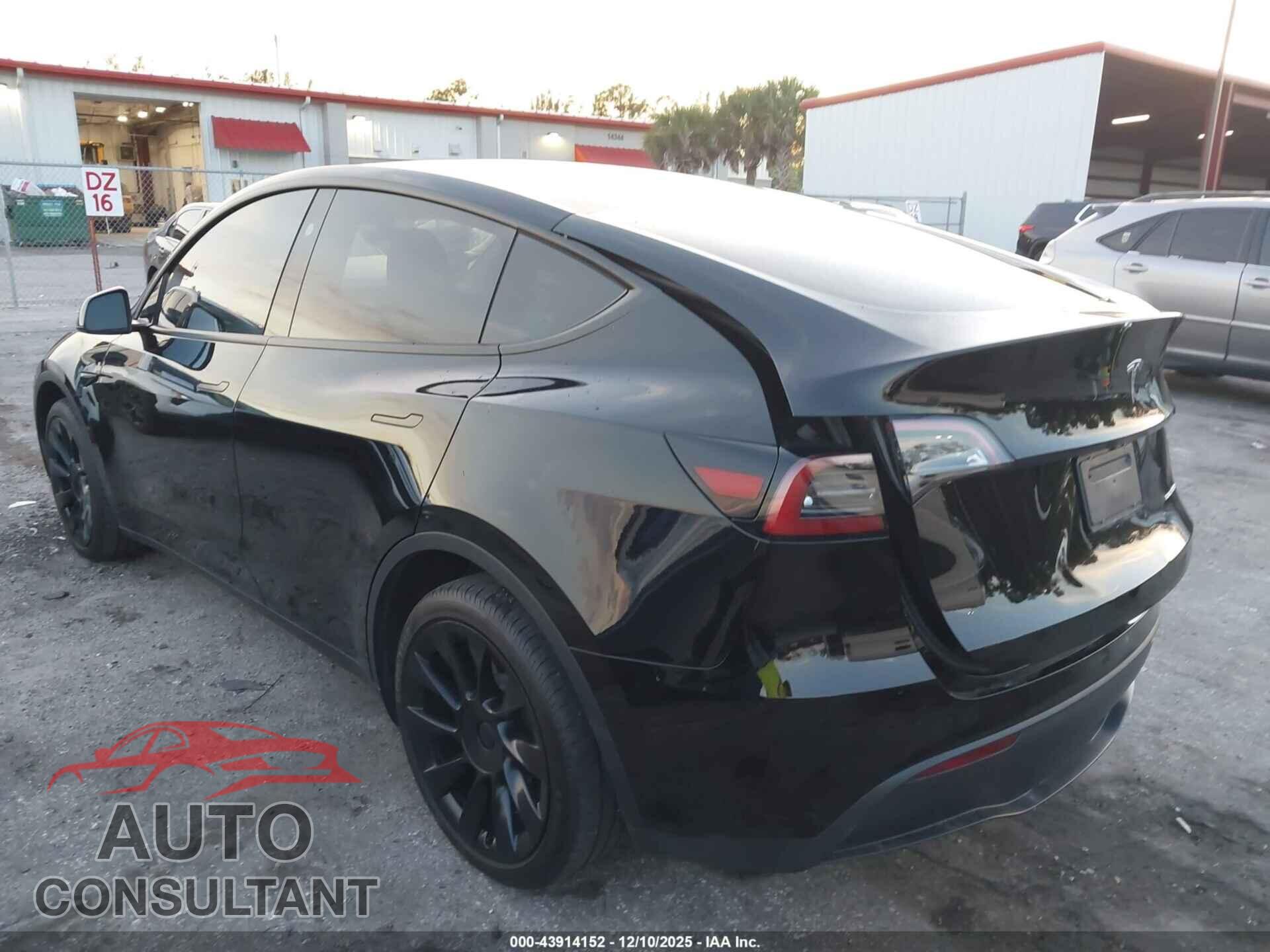 TESLA MODEL Y 2024 - 7SAYGDEE7RA333949