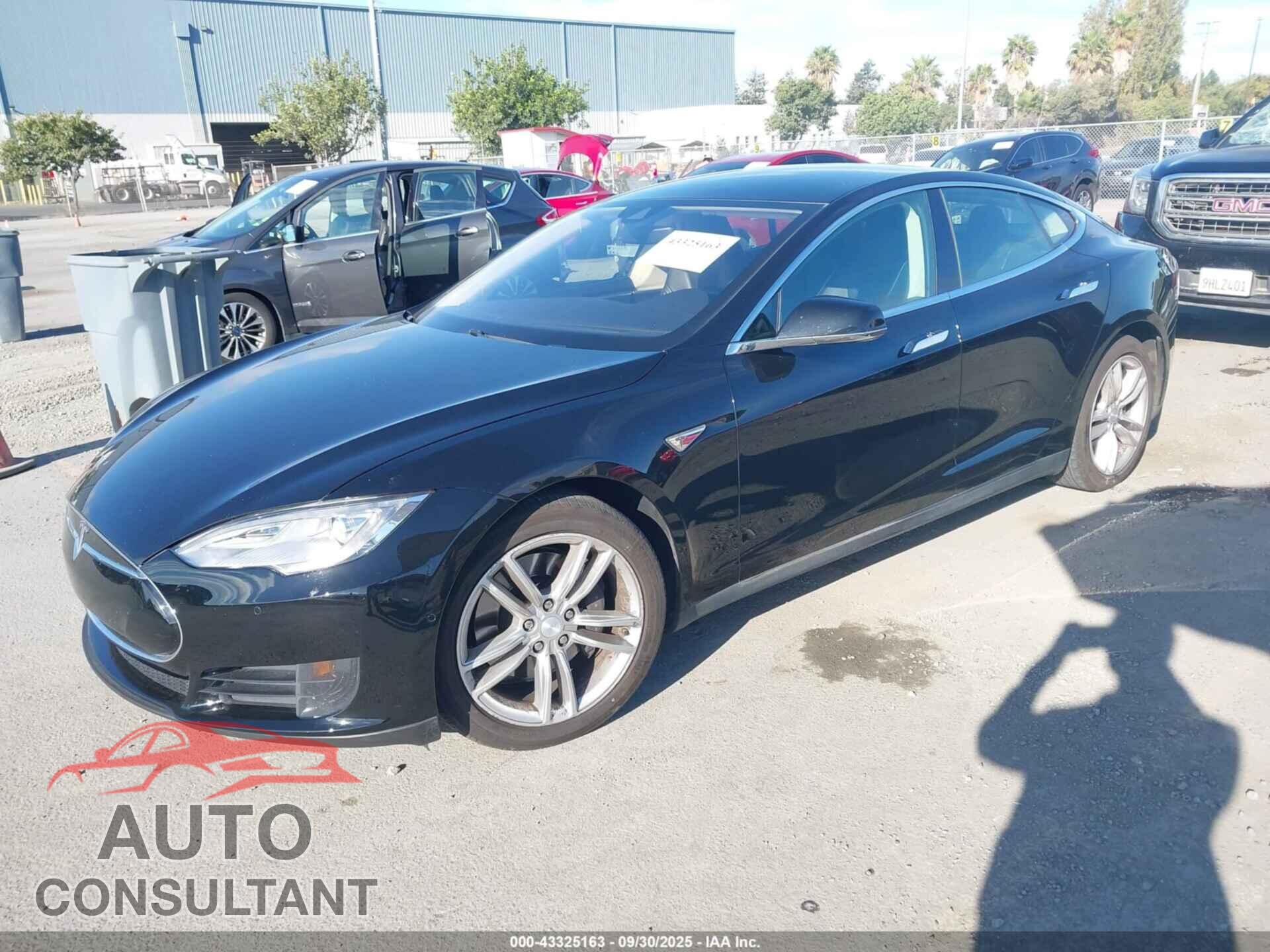 TESLA MODEL S 2015 - 5YJSA1E29FF111842