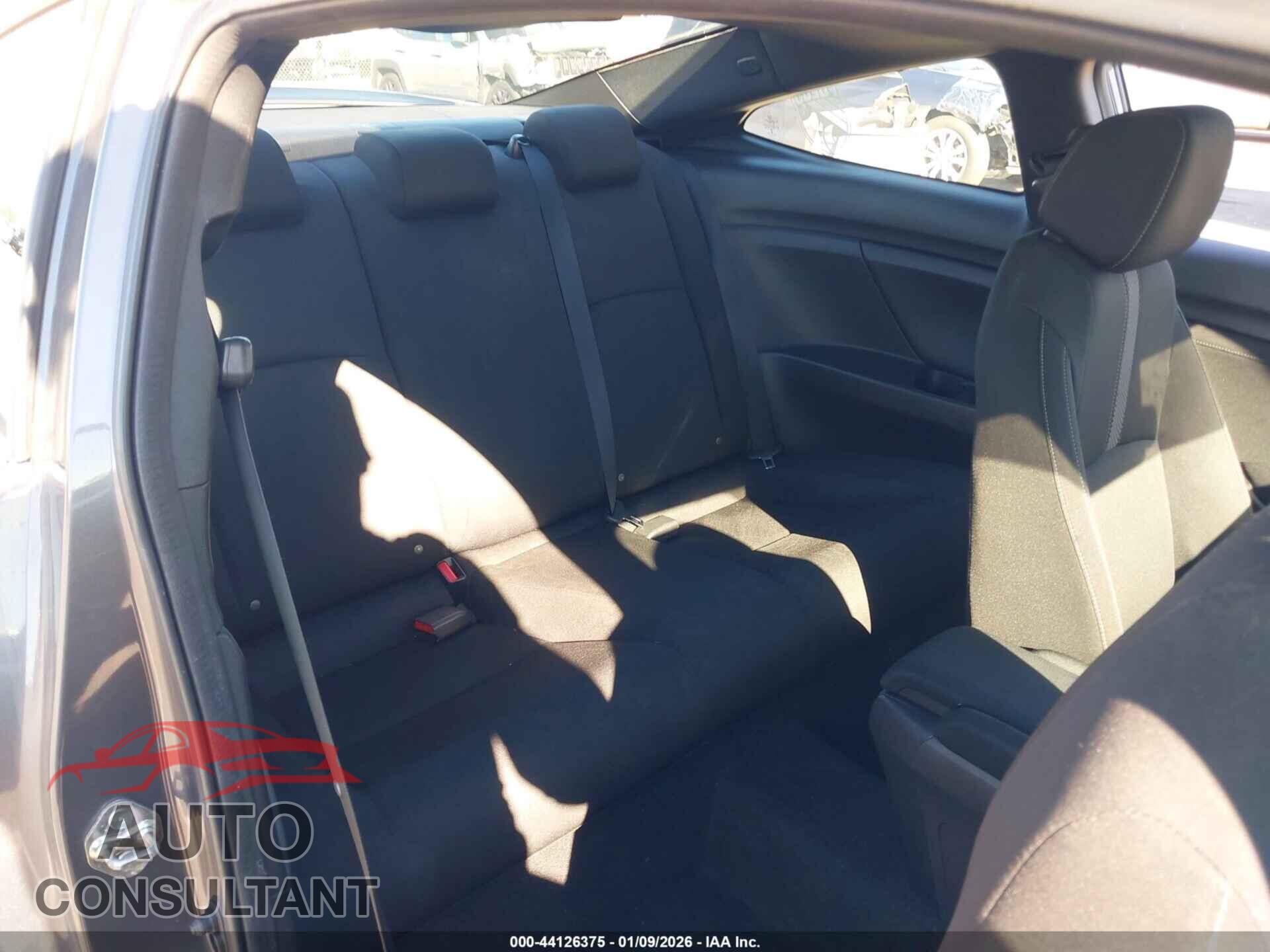 HONDA CIVIC 2019 - 2HGFC3B35KH352467