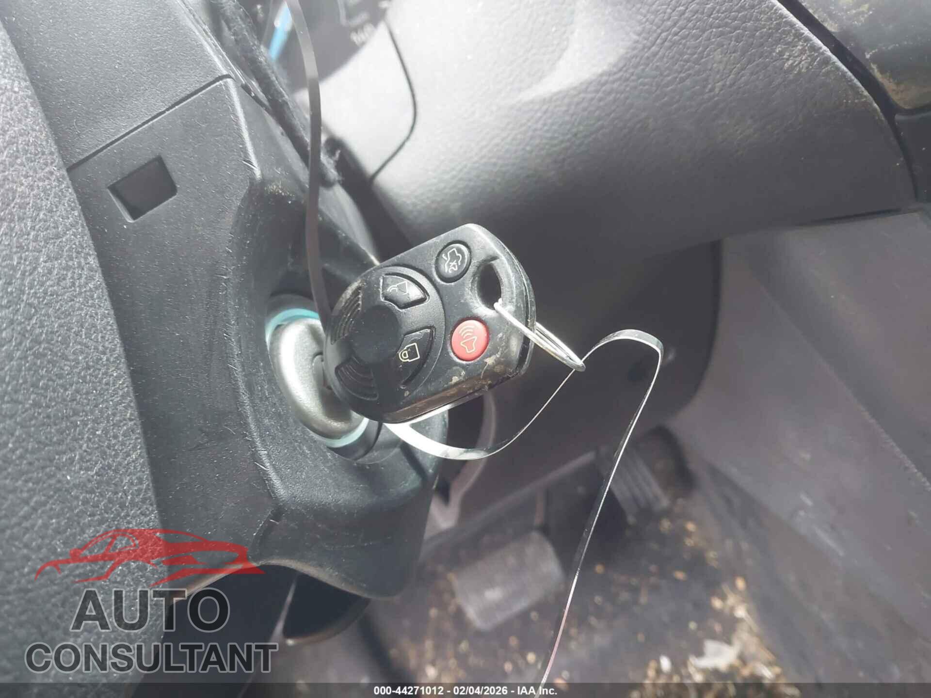 FORD FOCUS 2017 - 1FADP3F23HL209319