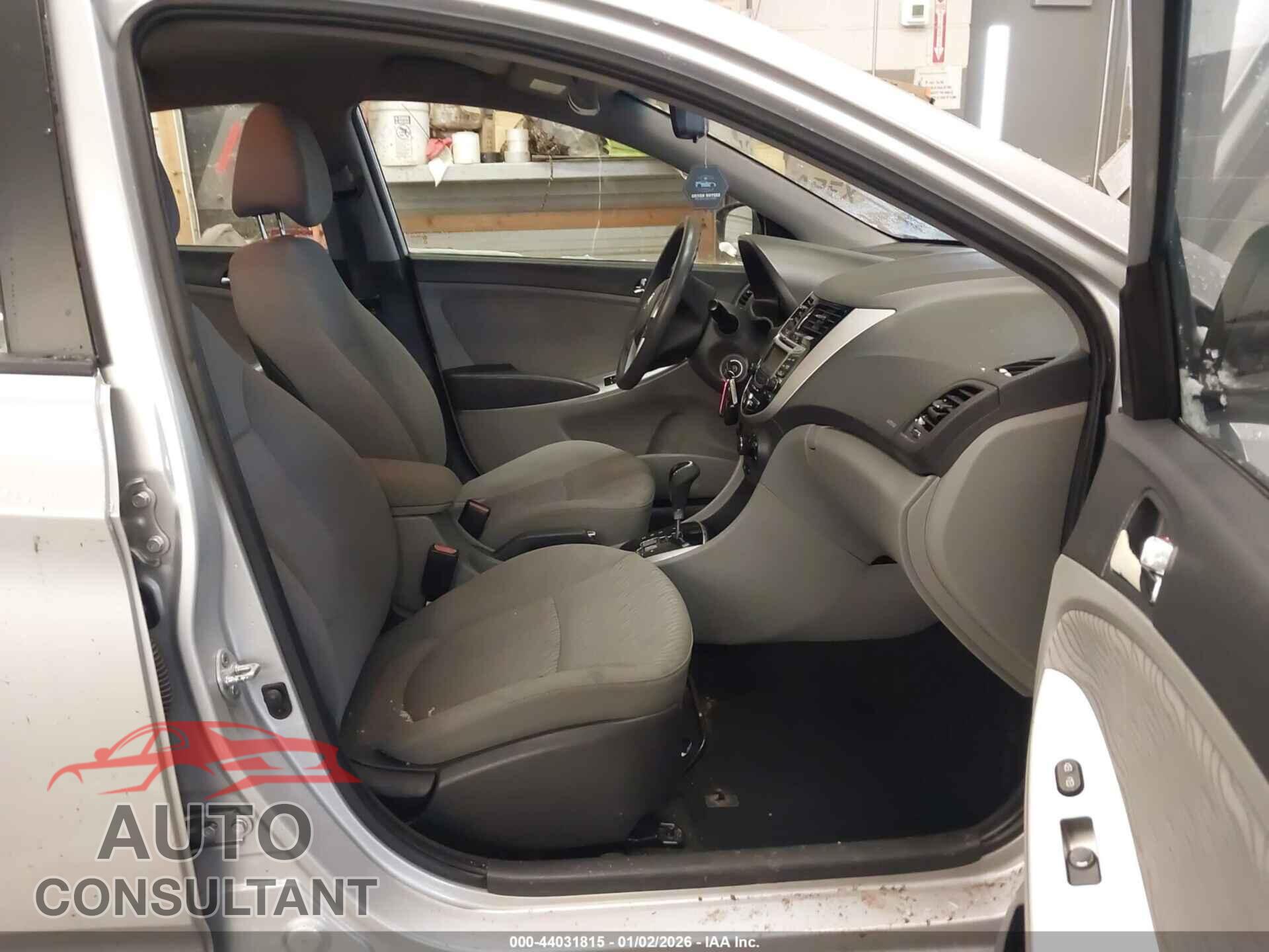 HYUNDAI ACCENT 2013 - KMHCU4AE8DU276049