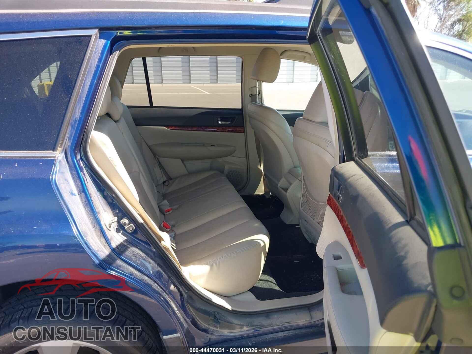 SUBARU OUTBACK 2011 - 4S4BRDJC8B2340384