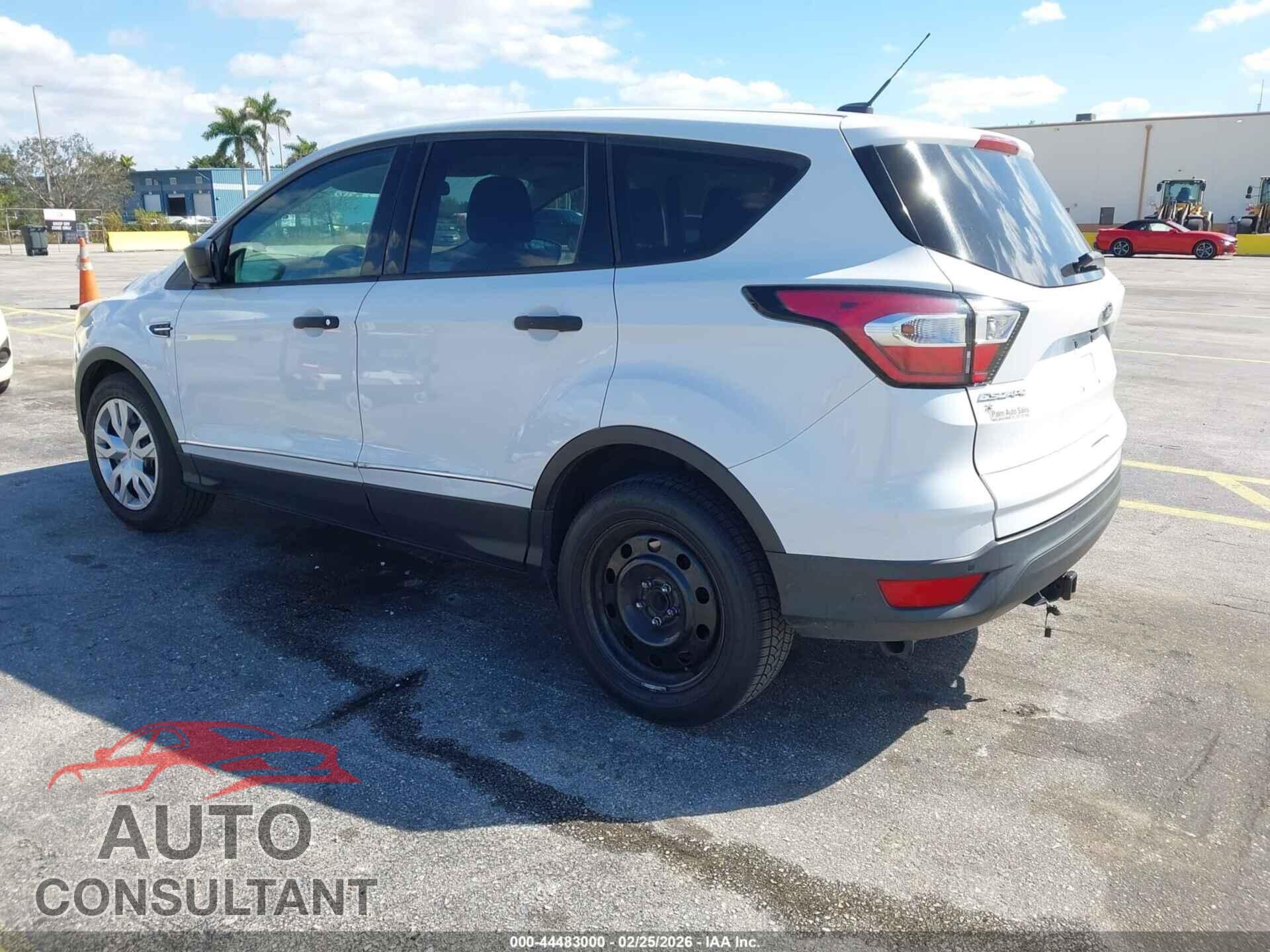 FORD ESCAPE 2017 - 1FMCU0F76HUD95646