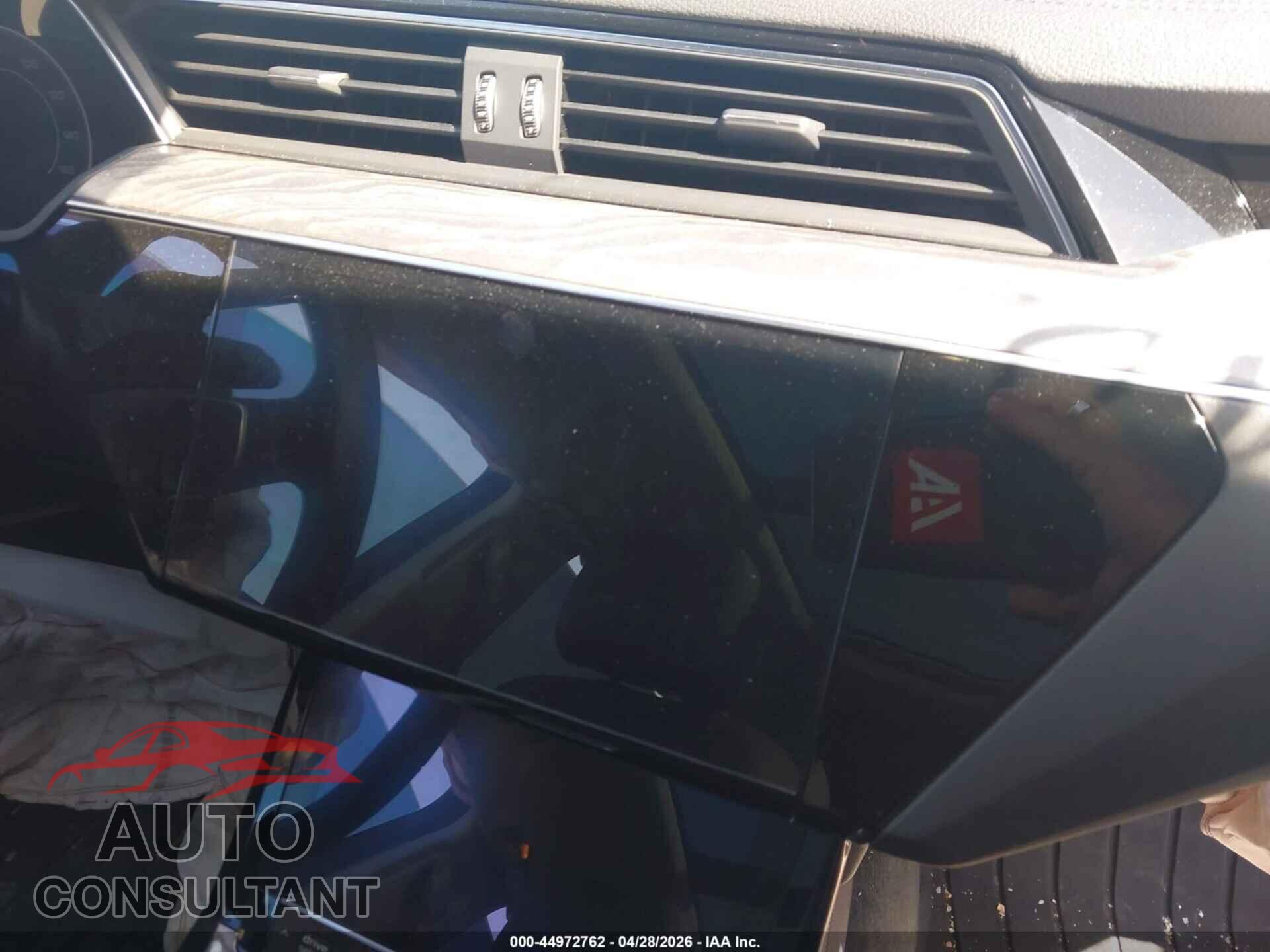 AUDI E-TRON 2021 - WA1AAAGE8MB025564