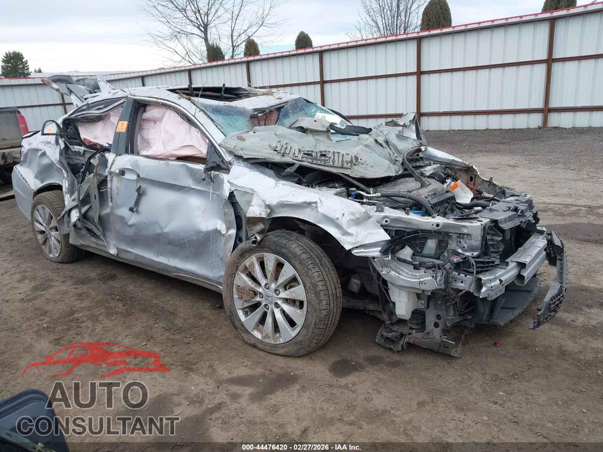 HONDA ACCORD 2013 - 1HGCR3F98DA030617