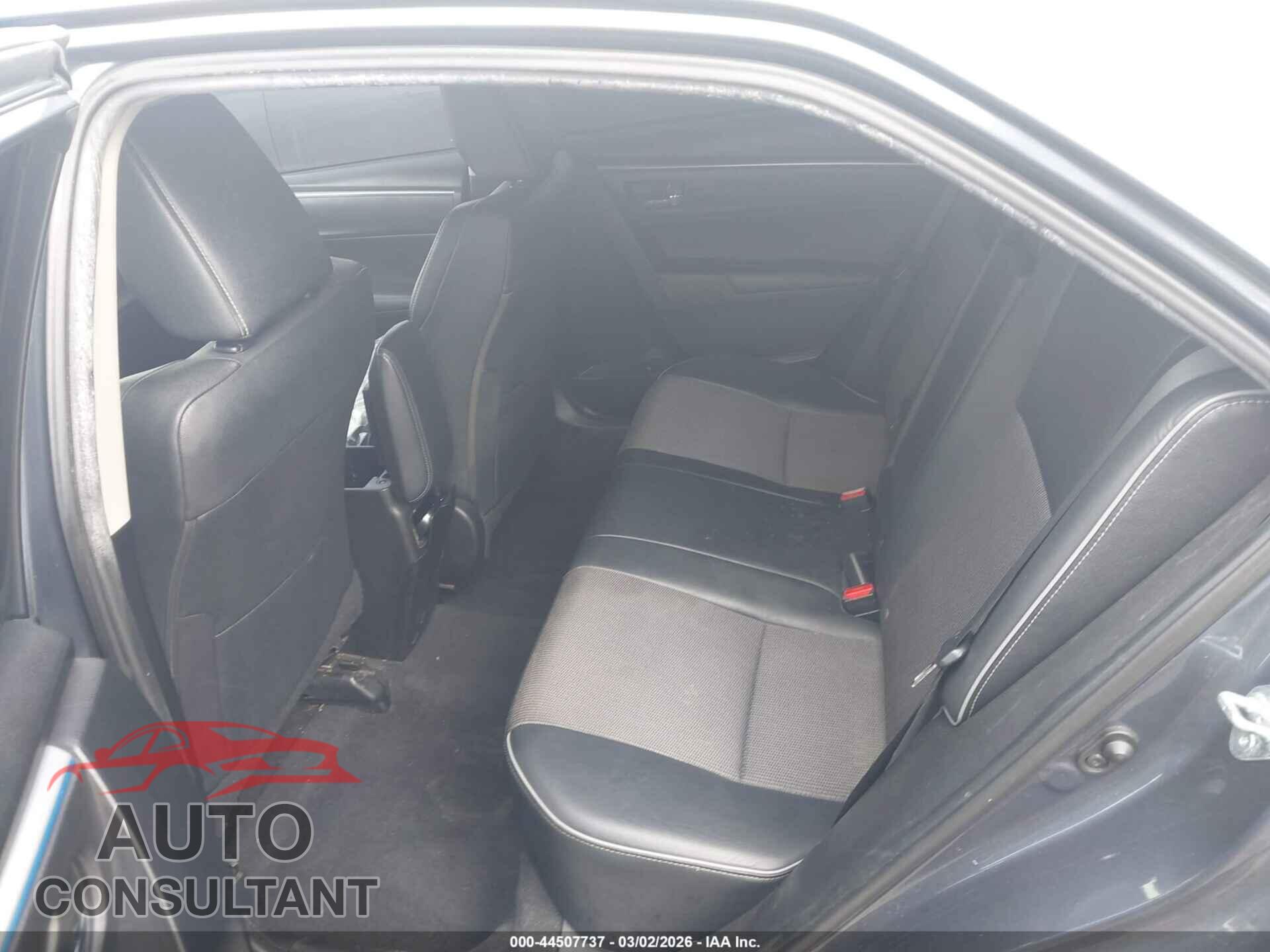 TOYOTA COROLLA 2015 - 5YFBURHE0FP284634
