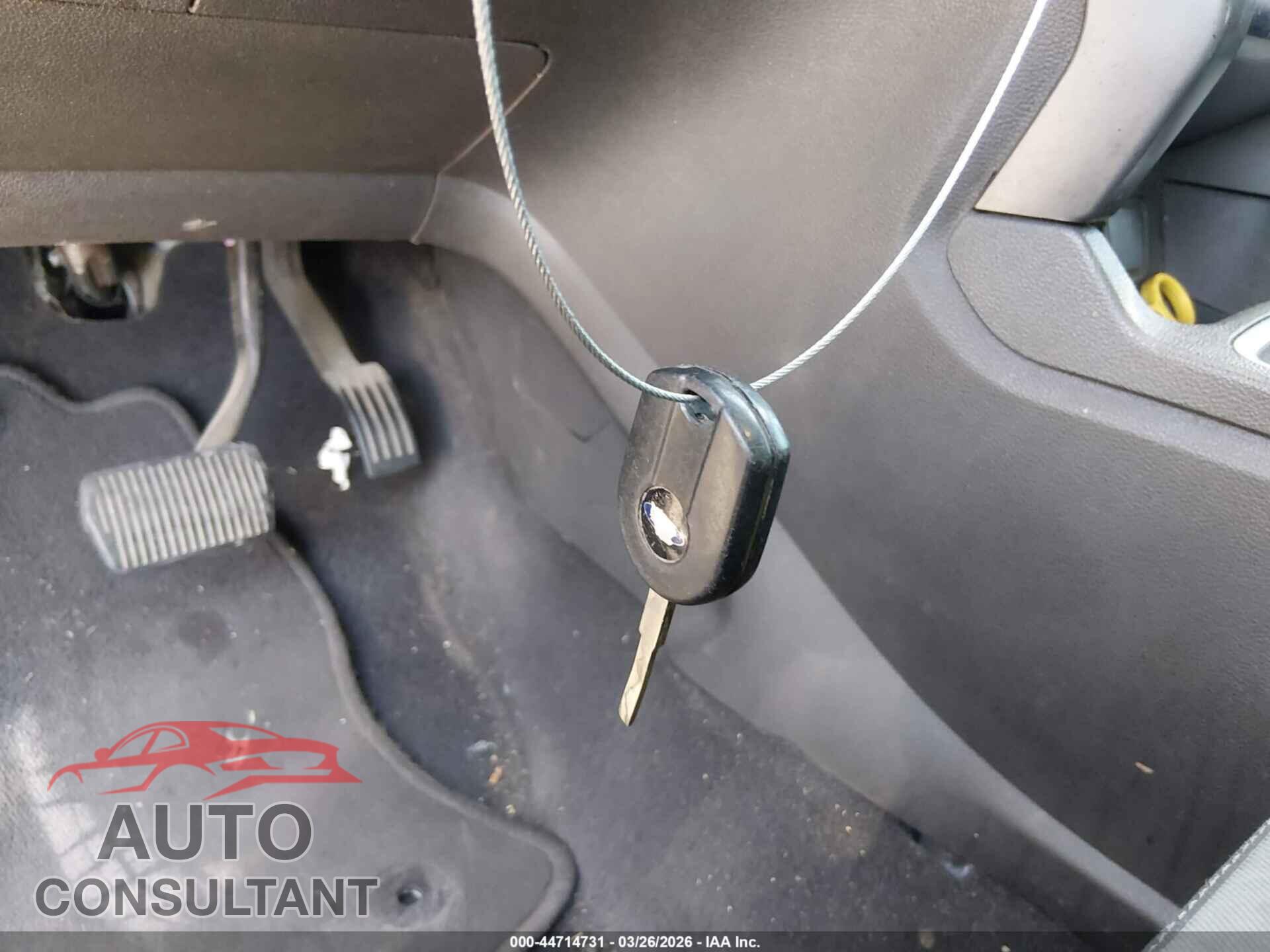 FORD ESCAPE 2017 - 1FMCU0F79HUC24227