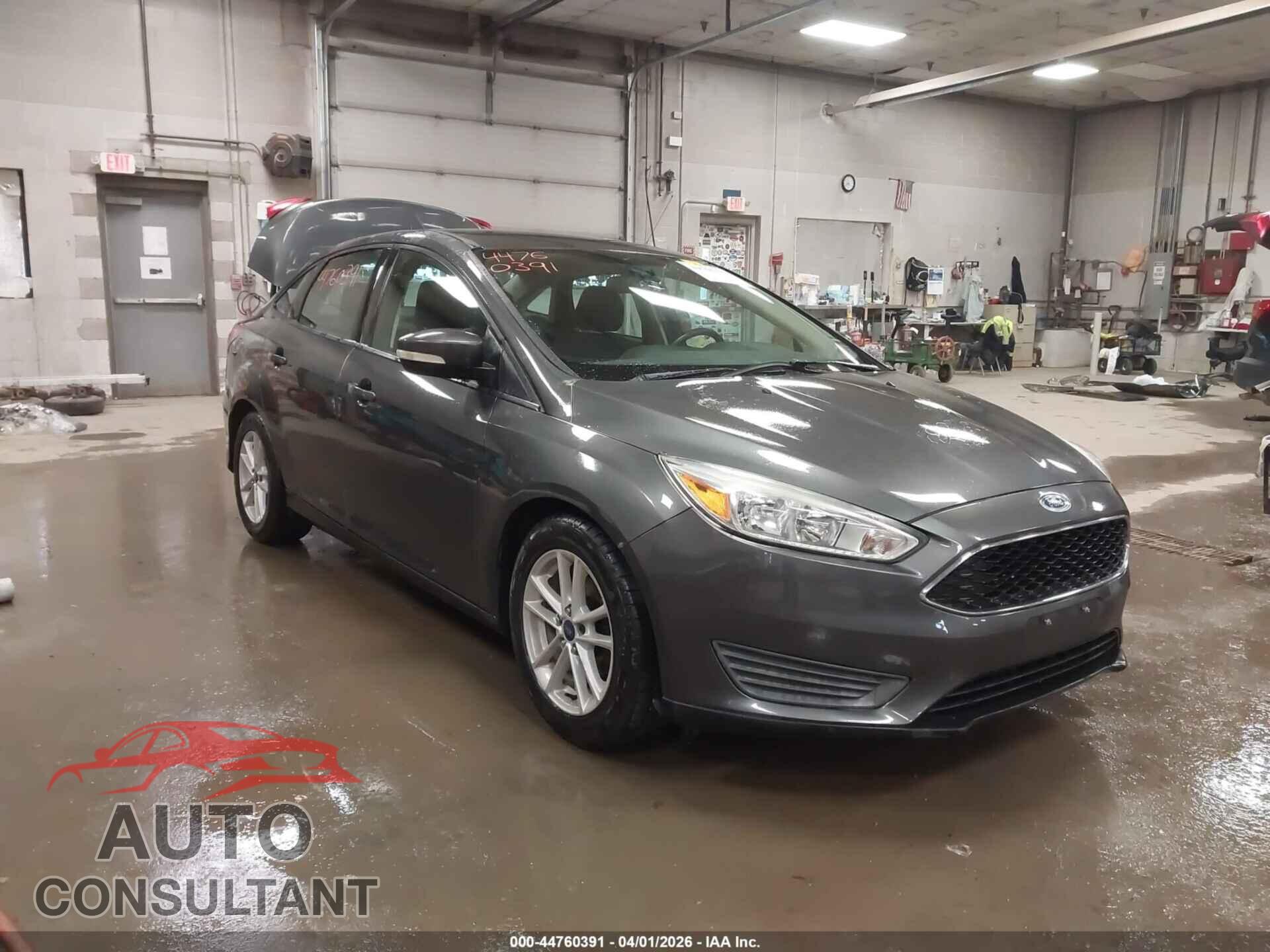 FORD FOCUS 2017 - 1FADP3F27HL220646