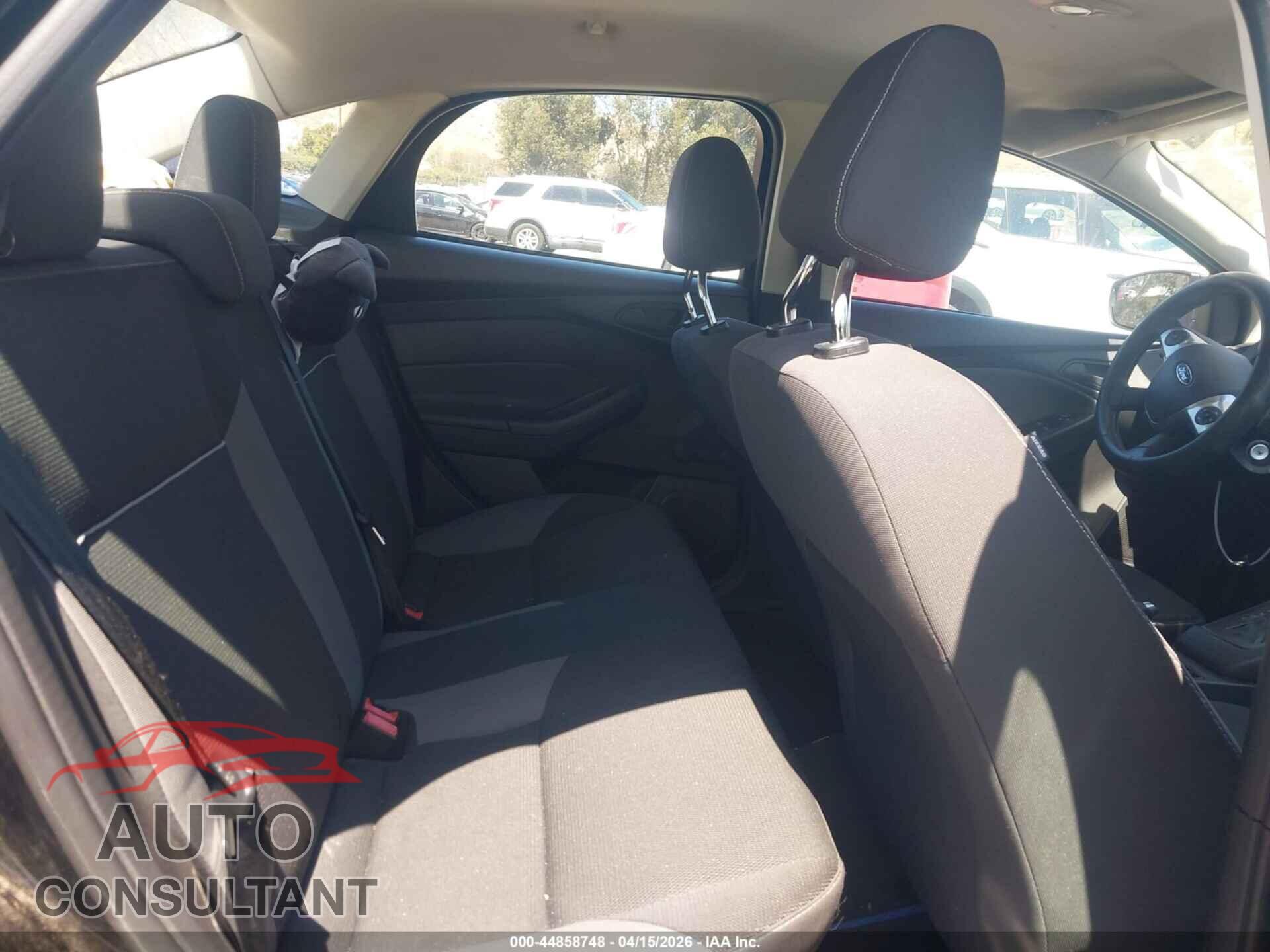 FORD FOCUS 2014 - 1FADP3E25EL276520