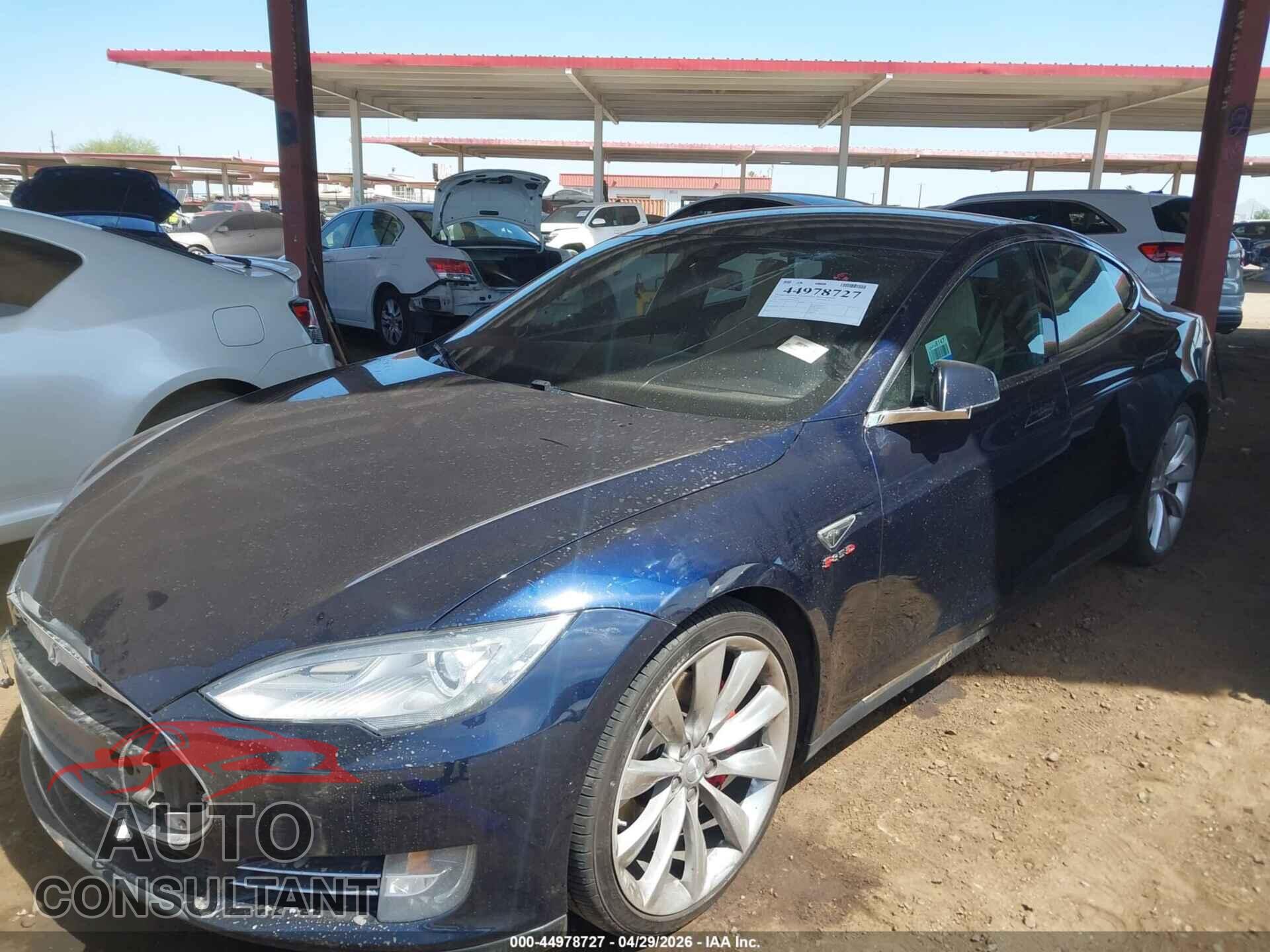 TESLA MODEL S 2015 - 5YJSA1H40FF081112