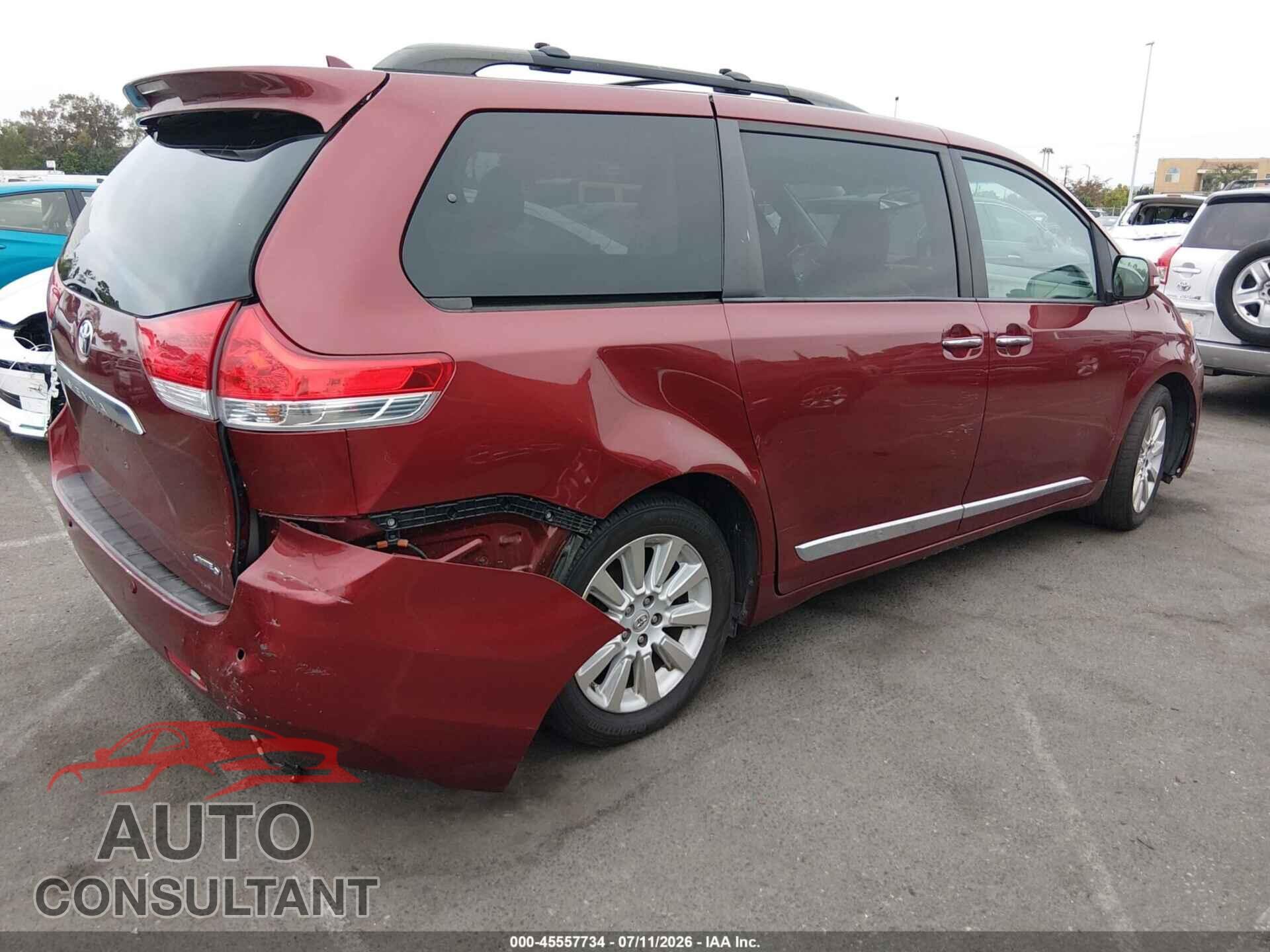 TOYOTA SIENNA 2013 - 5TDYK3DC8DS397155