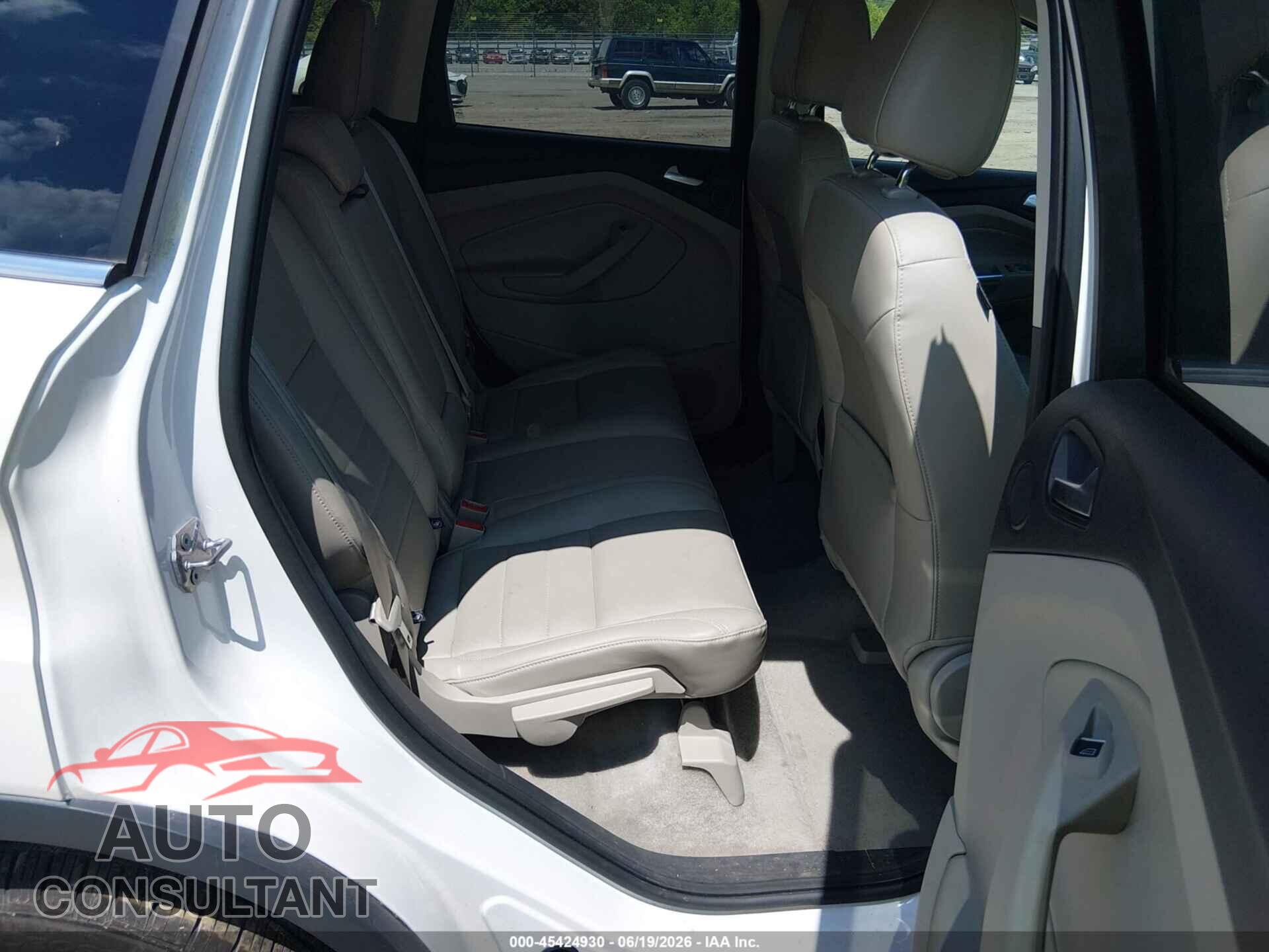 FORD ESCAPE 2015 - 1FMCU9G98FUC20008