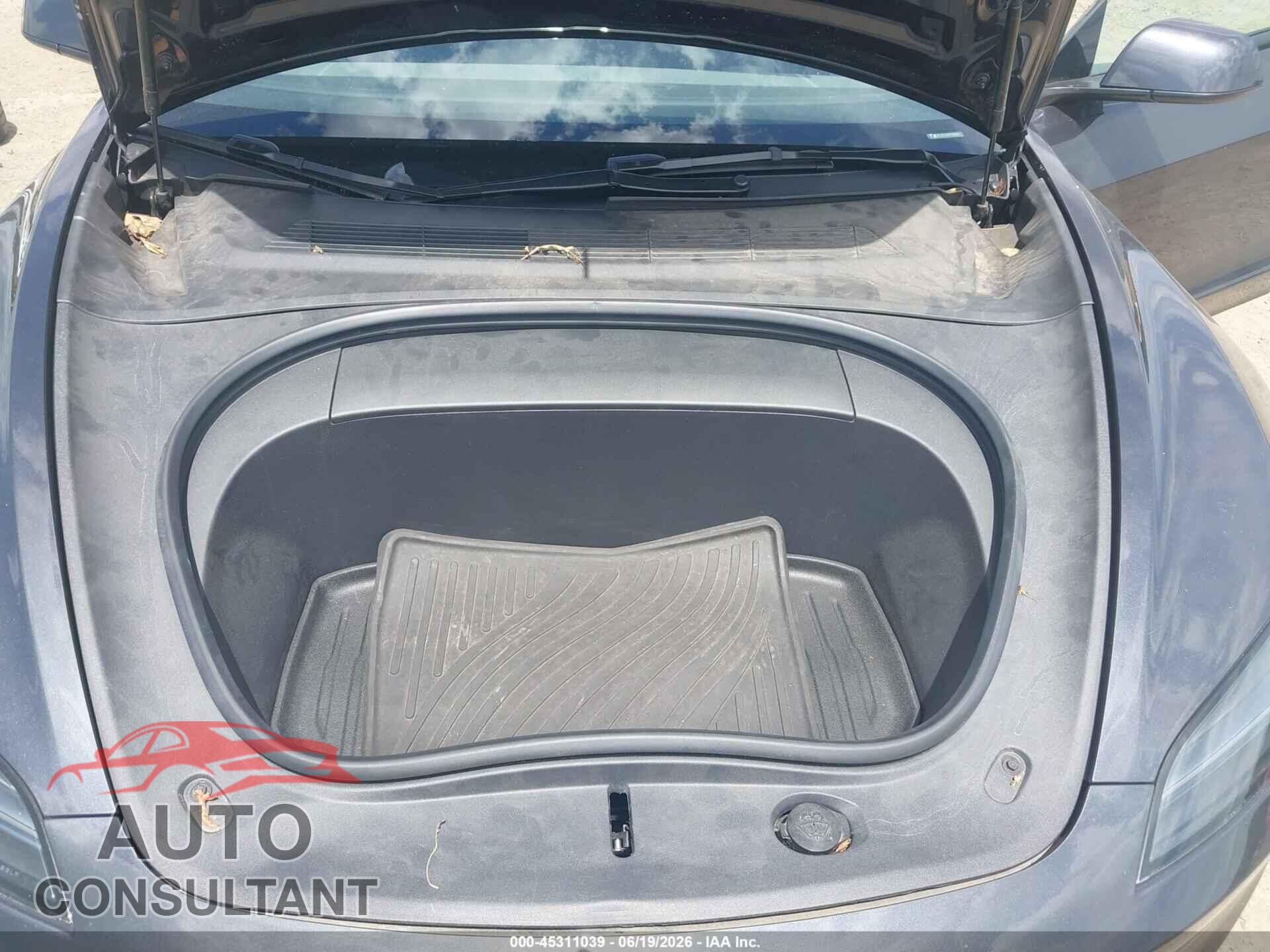 TESLA MODEL 3 2024 - 5YJ3E1EA6RF785838
