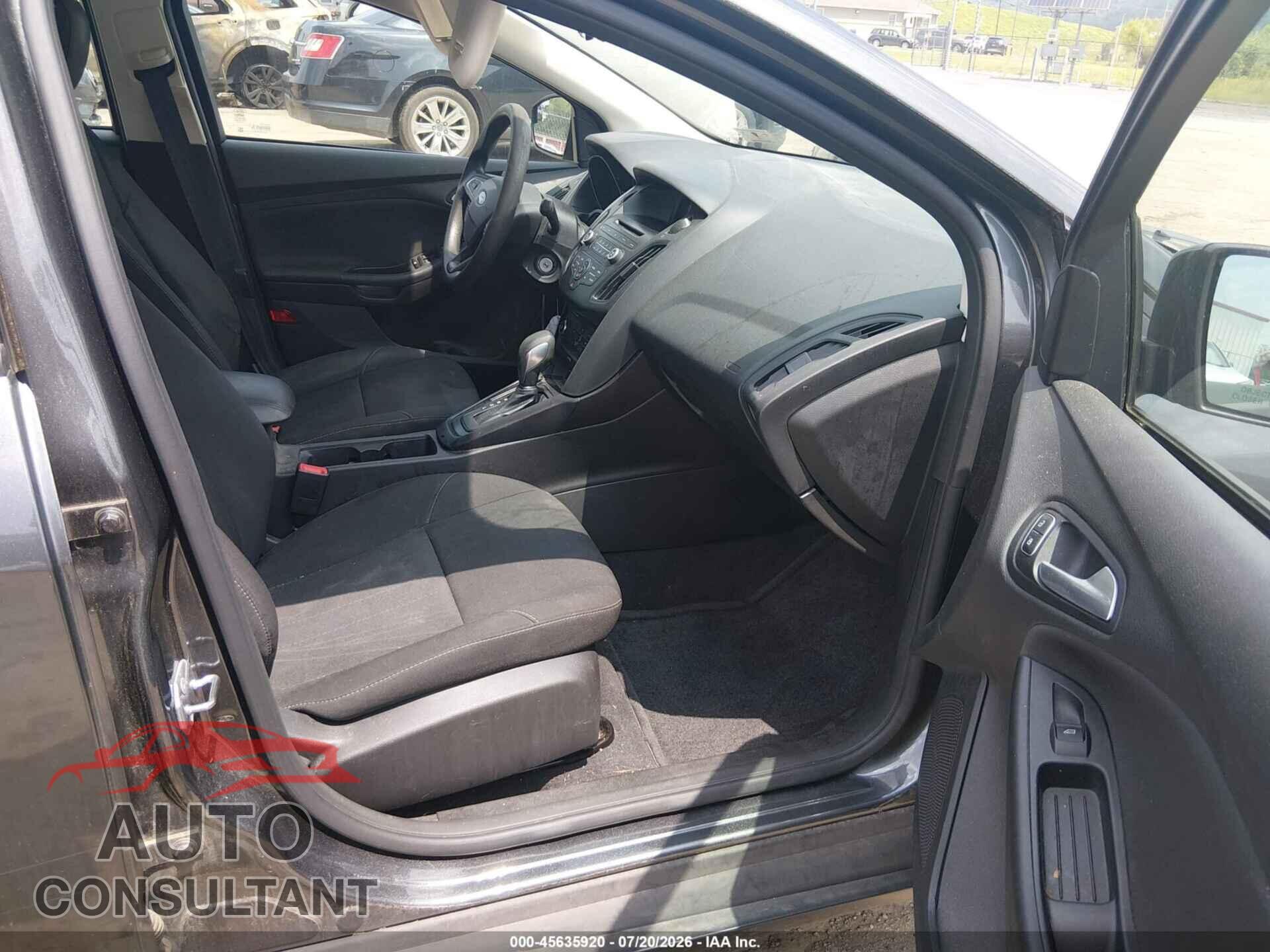 FORD FOCUS 2017 - 1FADP3F22HL212292