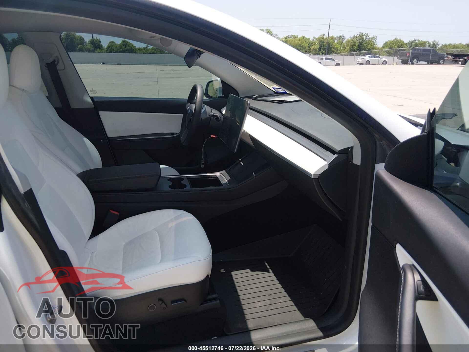 TESLA MODEL Y 2021 - 5YJYGDEF2MF178552