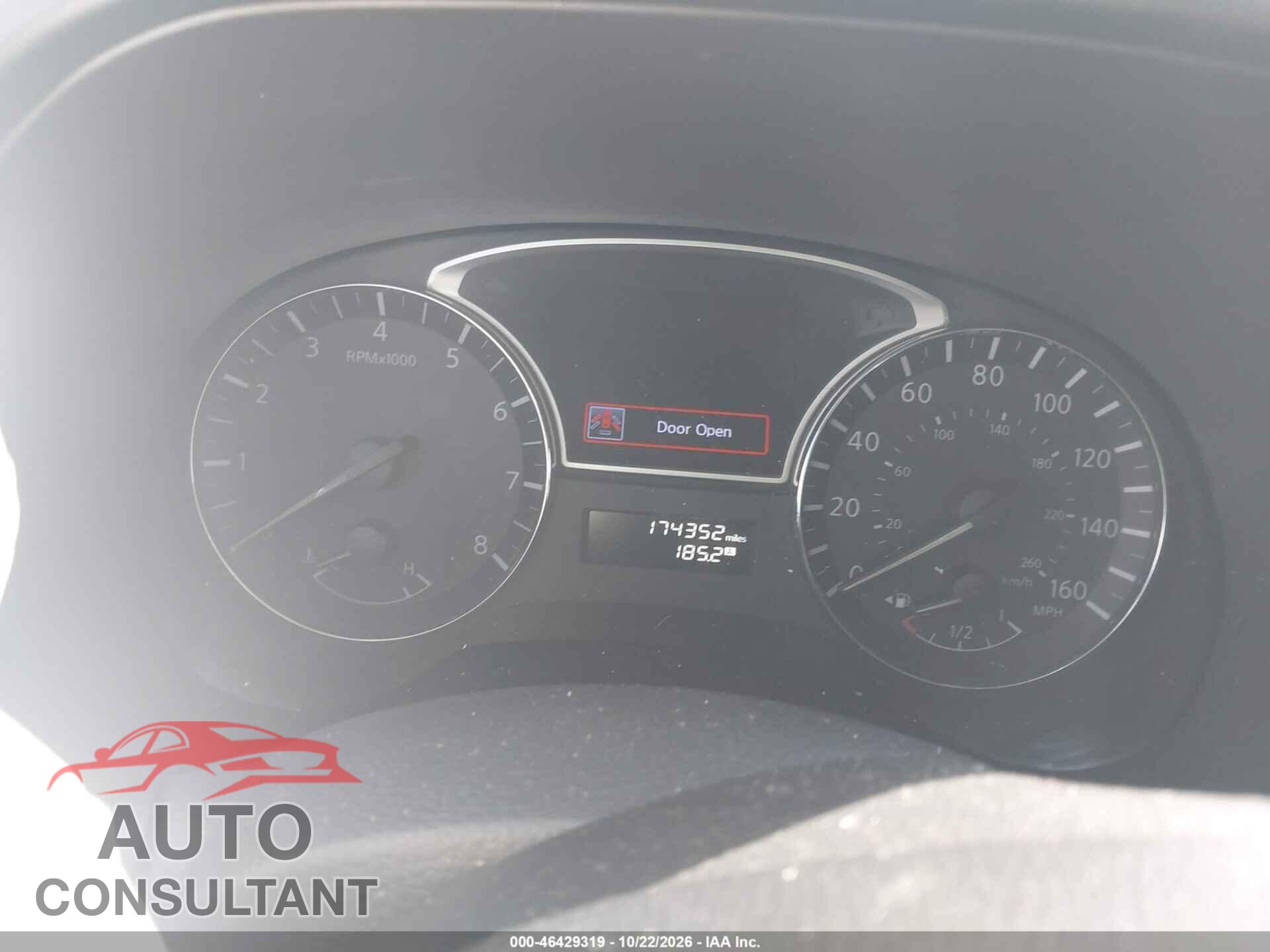 NISSAN PATHFINDER 2015 - 5N1AR2MN1FC607796