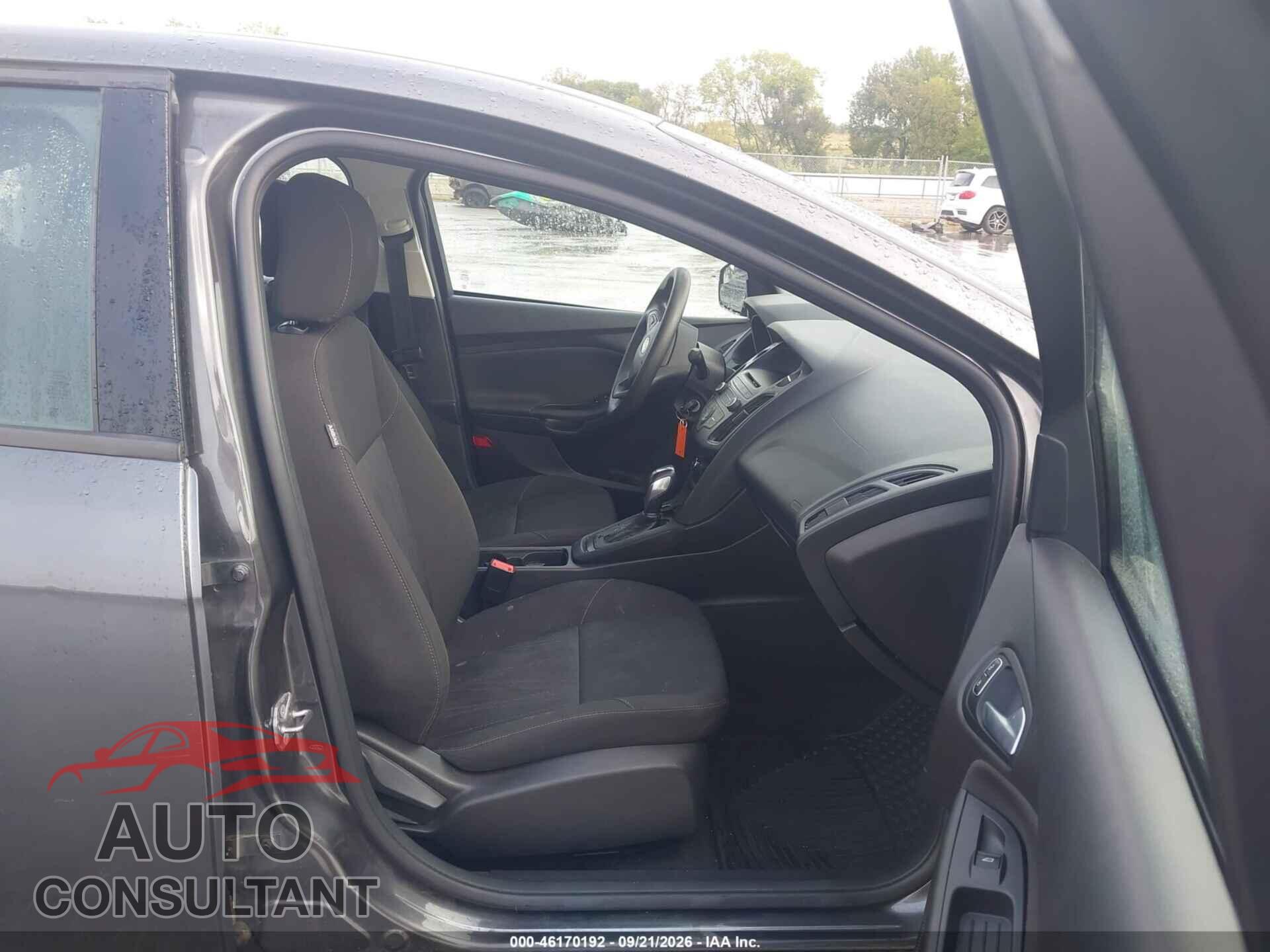 FORD FOCUS 2015 - 1FADP3F2XFL255579