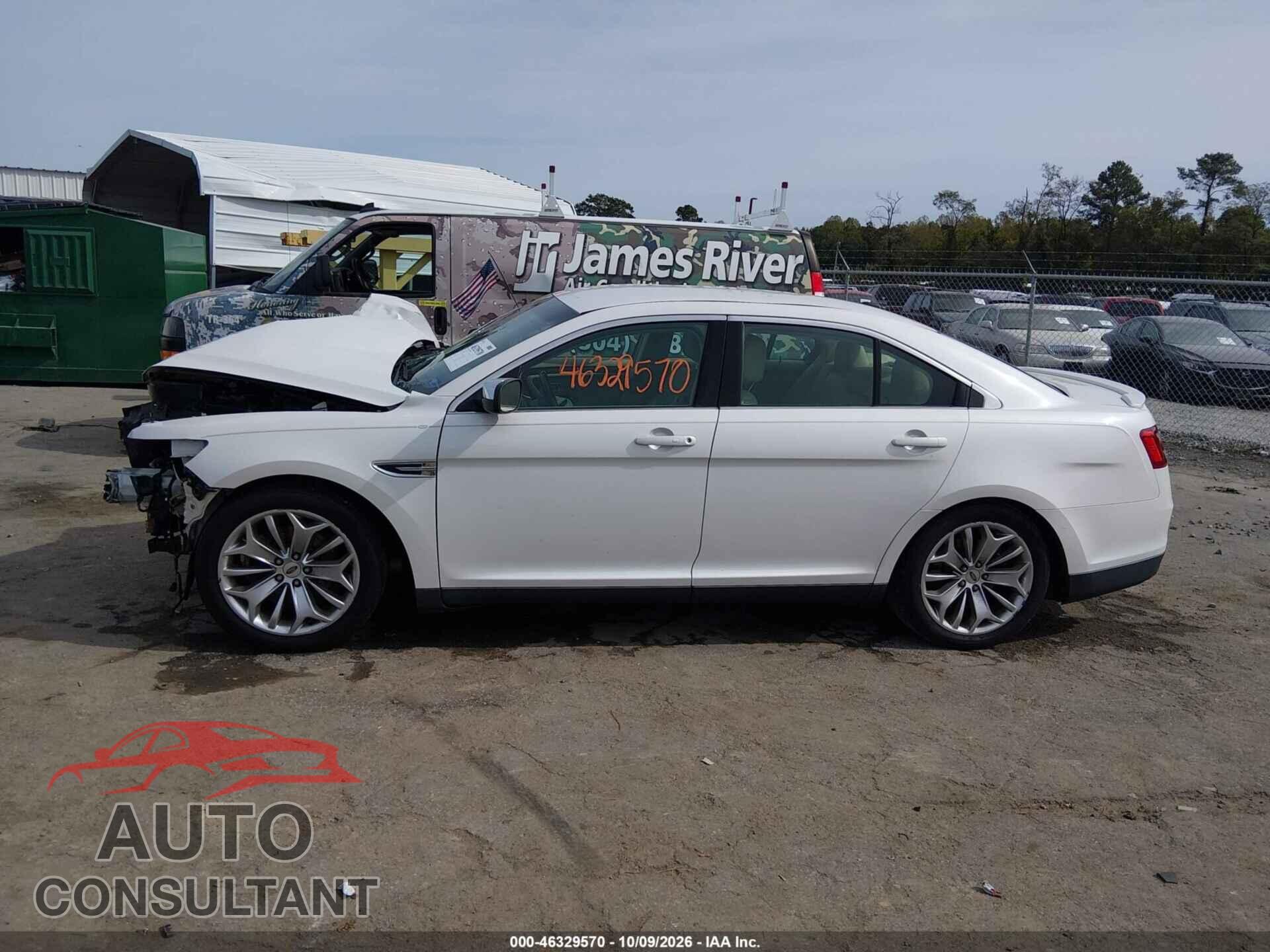FORD TAURUS 2018 - 1FAHP2F83JG135494