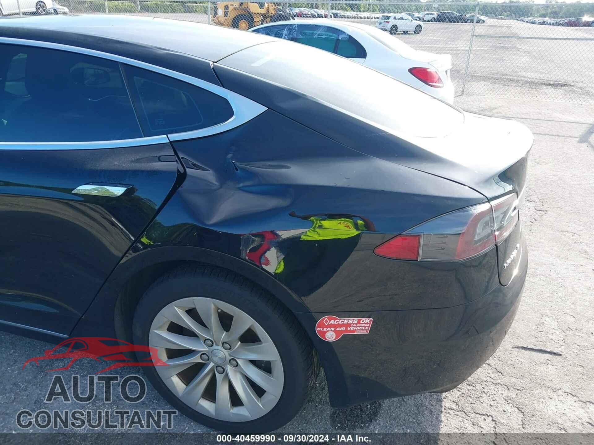 TESLA MODEL S 2017 - 5YJSA1E18HF203213