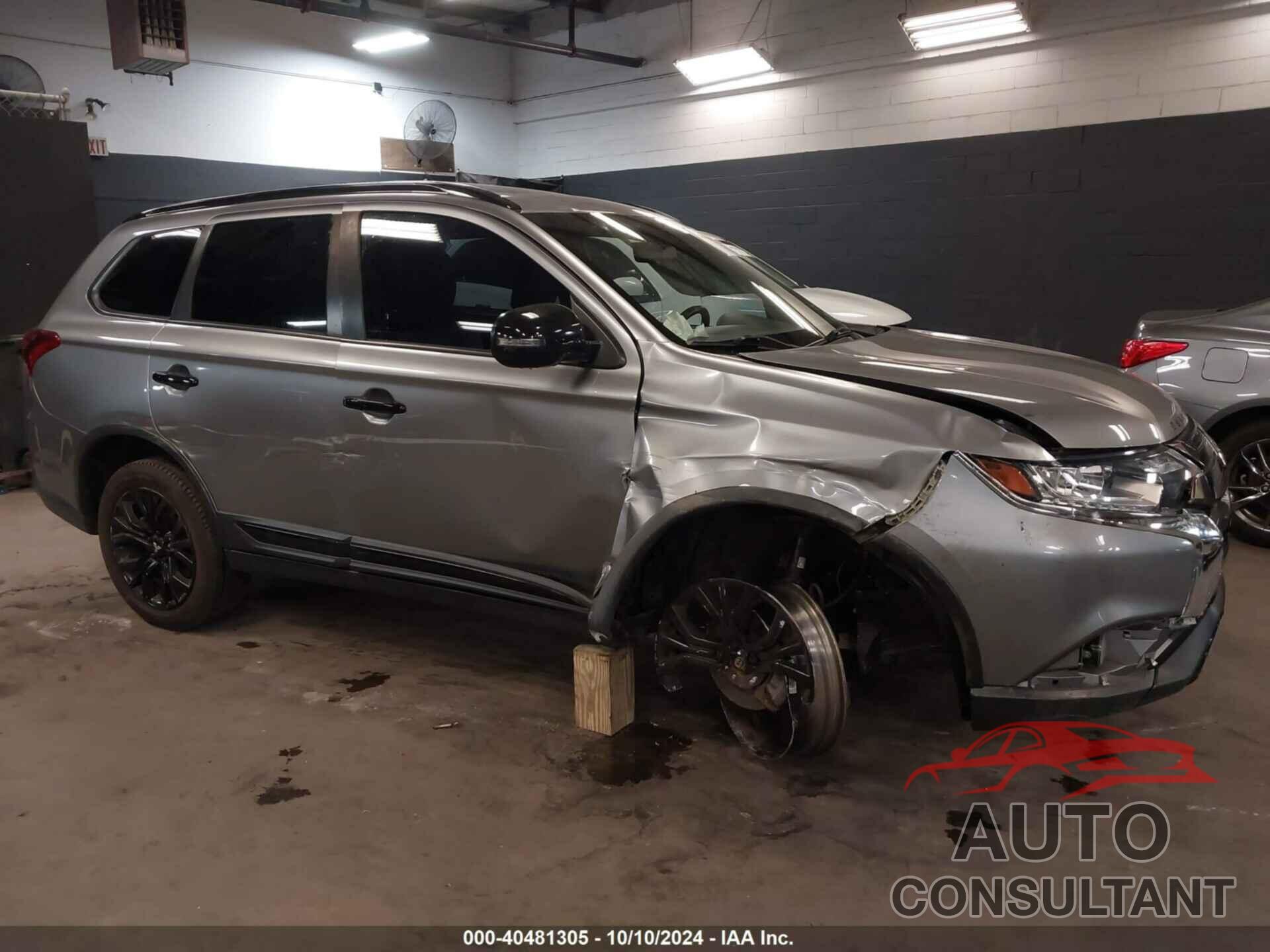 MITSUBISHI OUTLANDER 2019 - JA4AD3A36KZ025187
