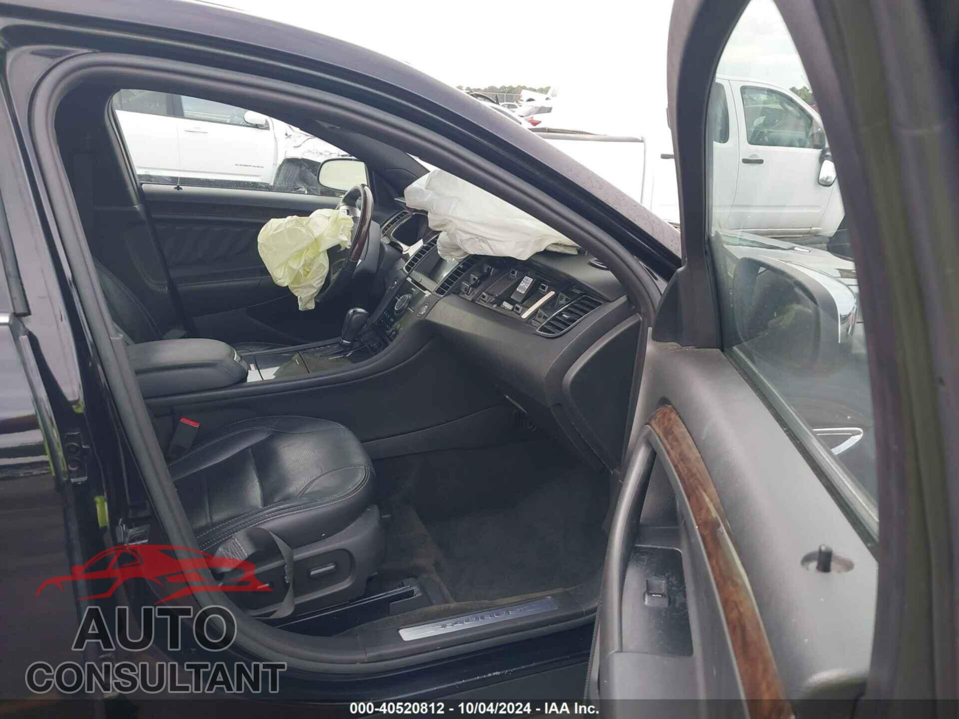 FORD TAURUS 2018 - 1FAHP2F80JG127613
