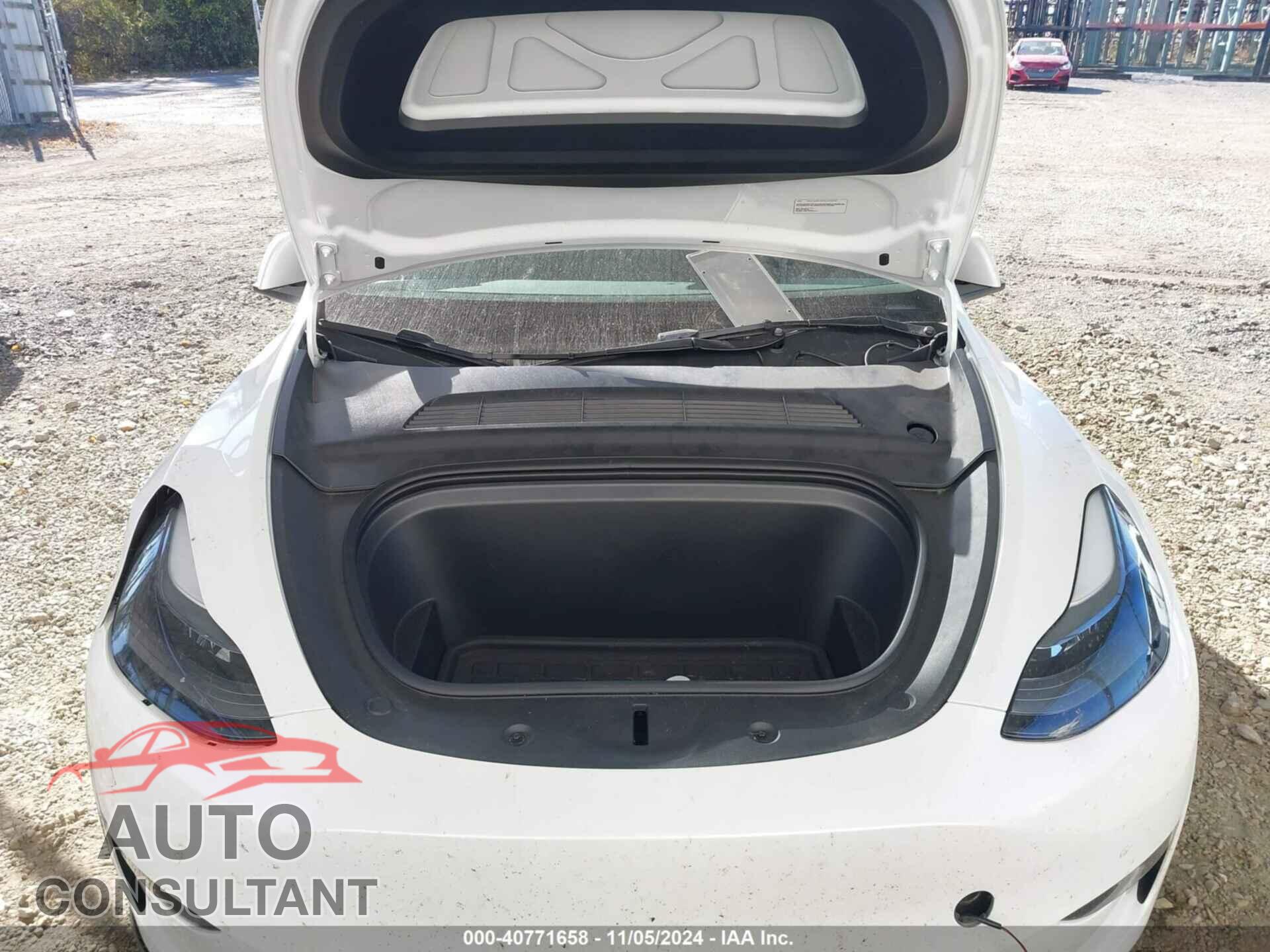 TESLA MODEL Y 2024 - 7SAYGDEF7RF036501