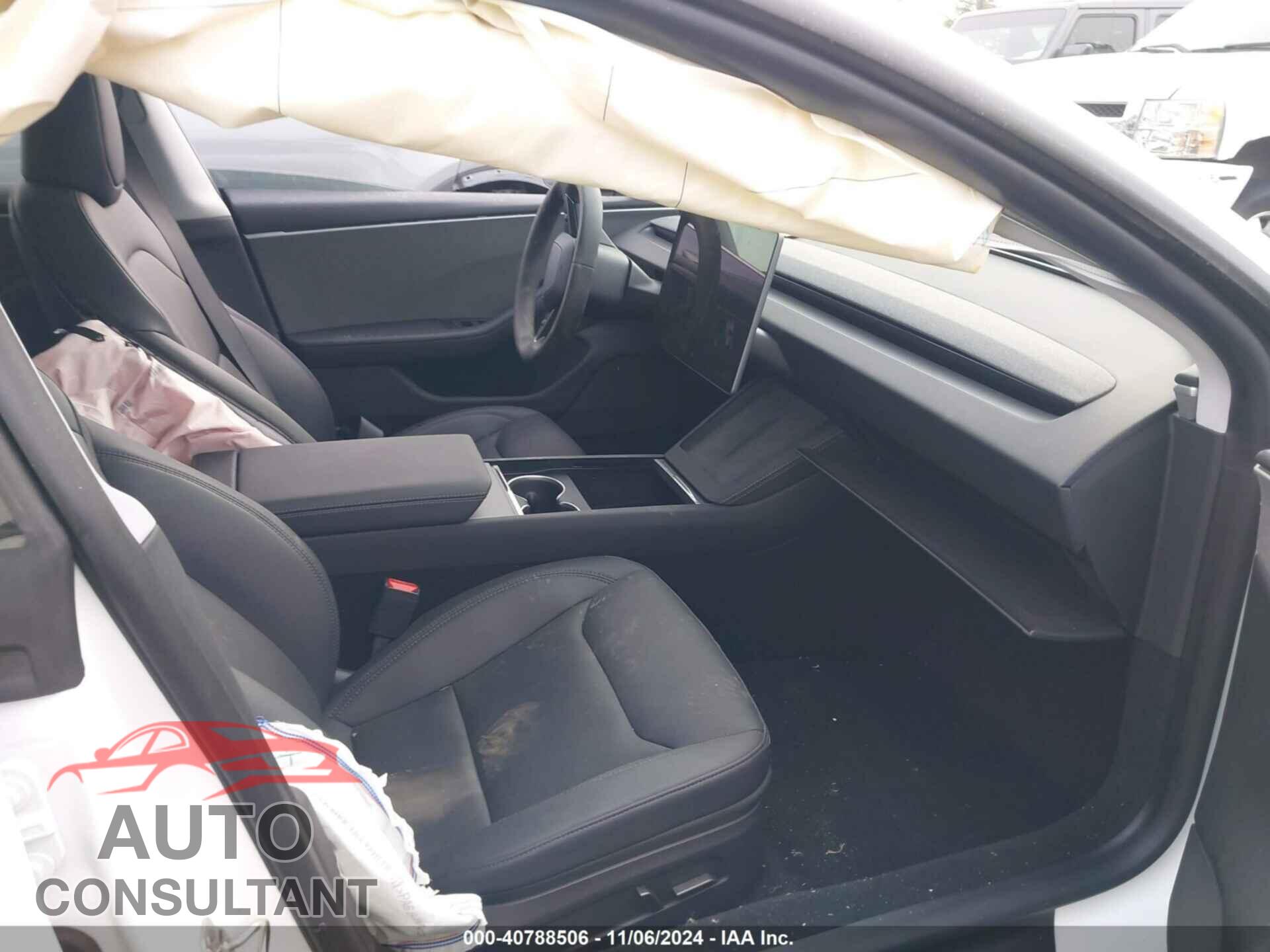TESLA MODEL 3 2024 - 5YJ3E1EA0RF733539