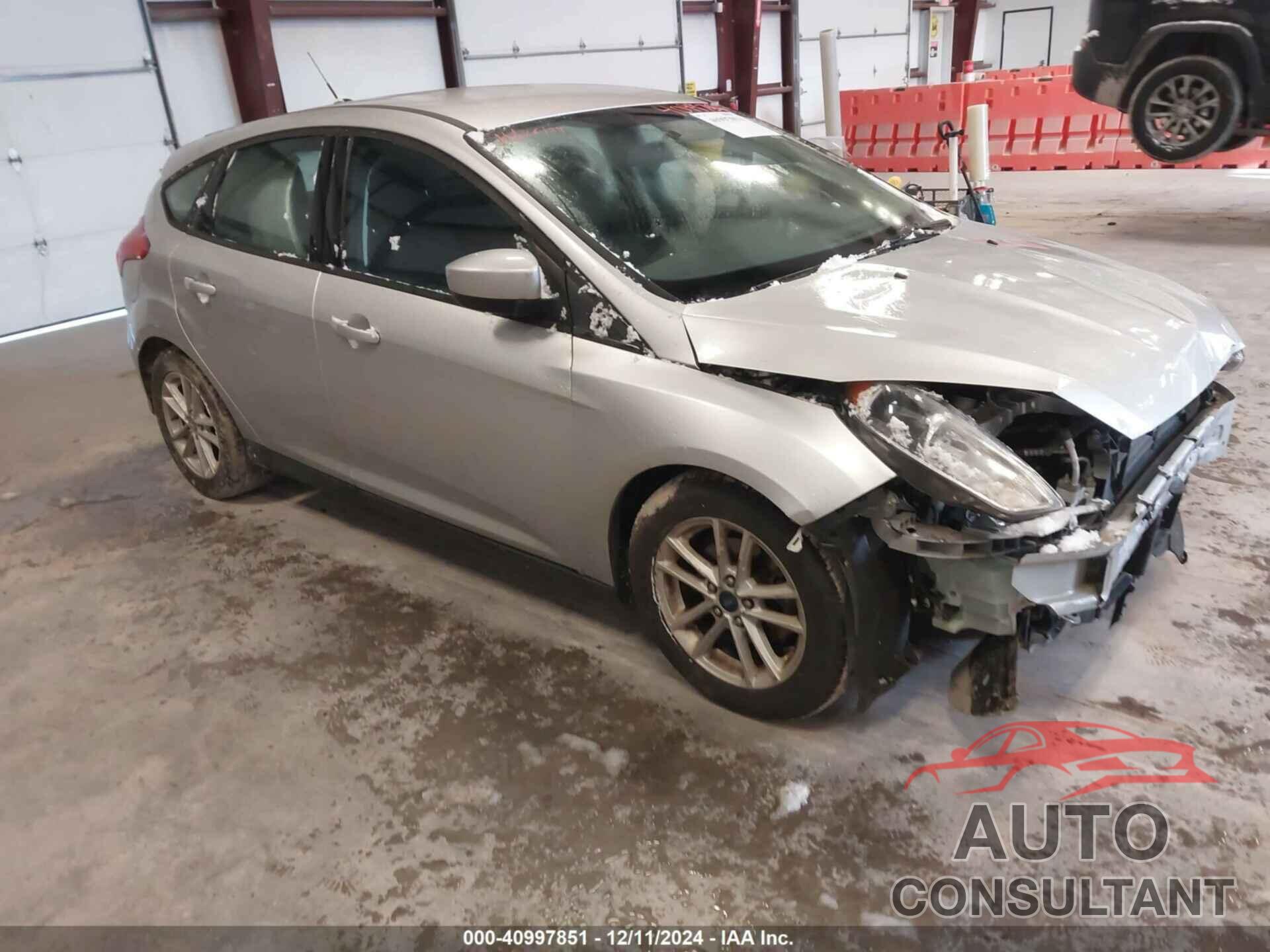 FORD FOCUS 2018 - 1FADP3K25JL235450