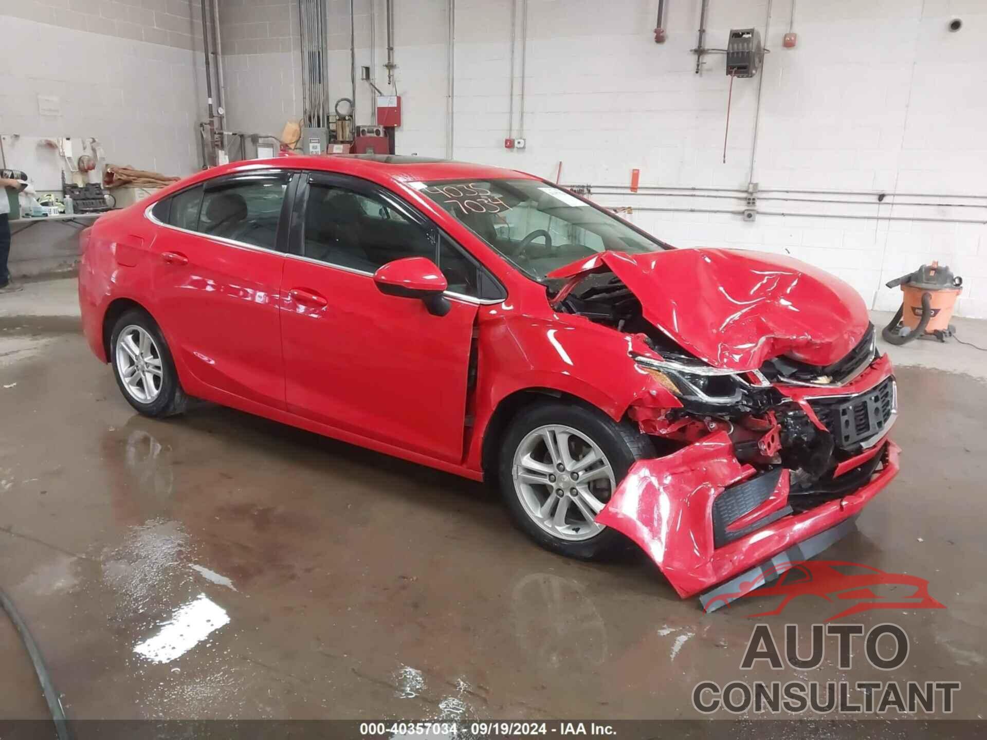 CHEVROLET CRUZE 2018 - 1G1BE5SMXJ7178782