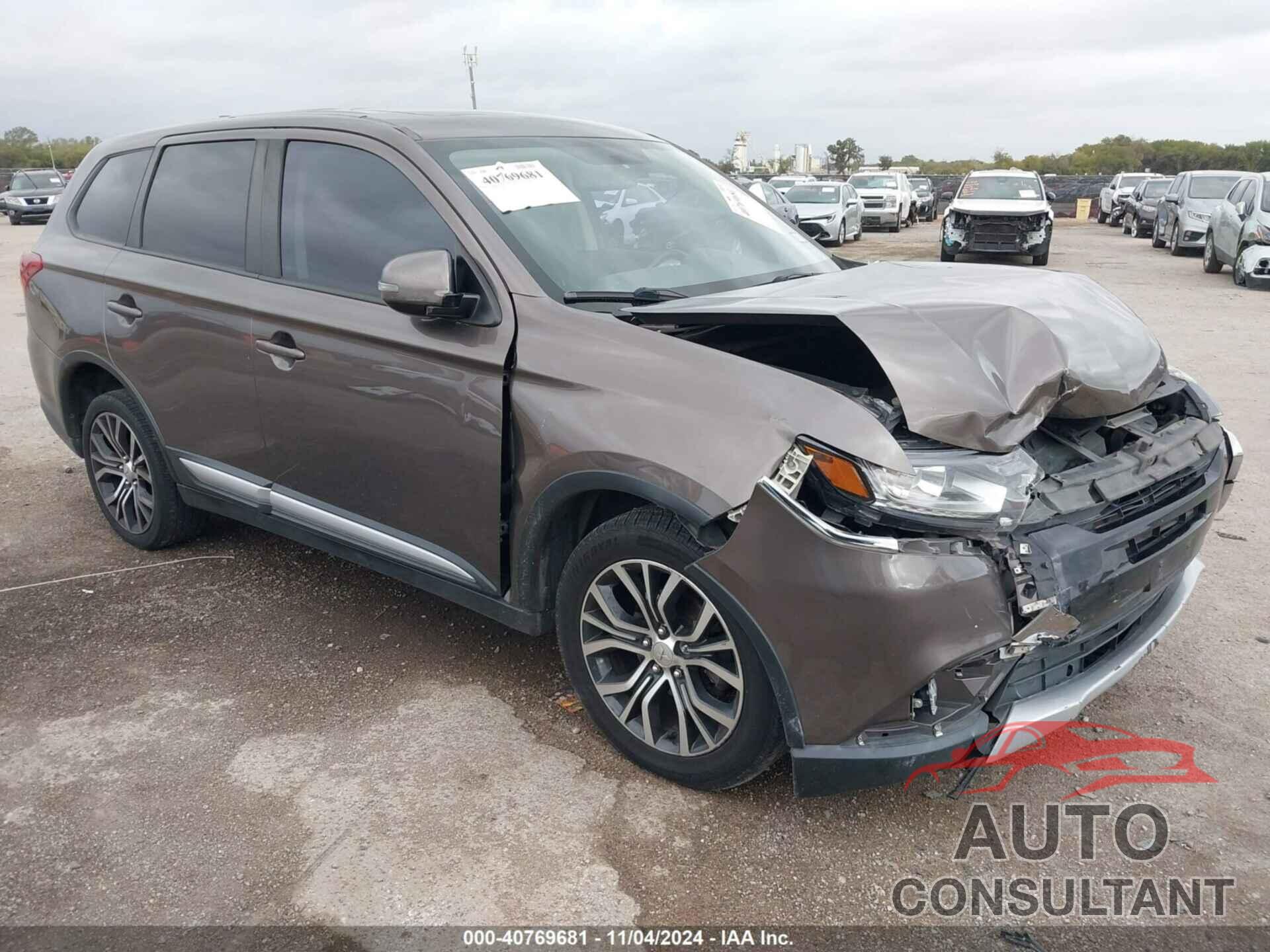 MITSUBISHI OUTLANDER 2018 - JA4AD3A36JZ021011