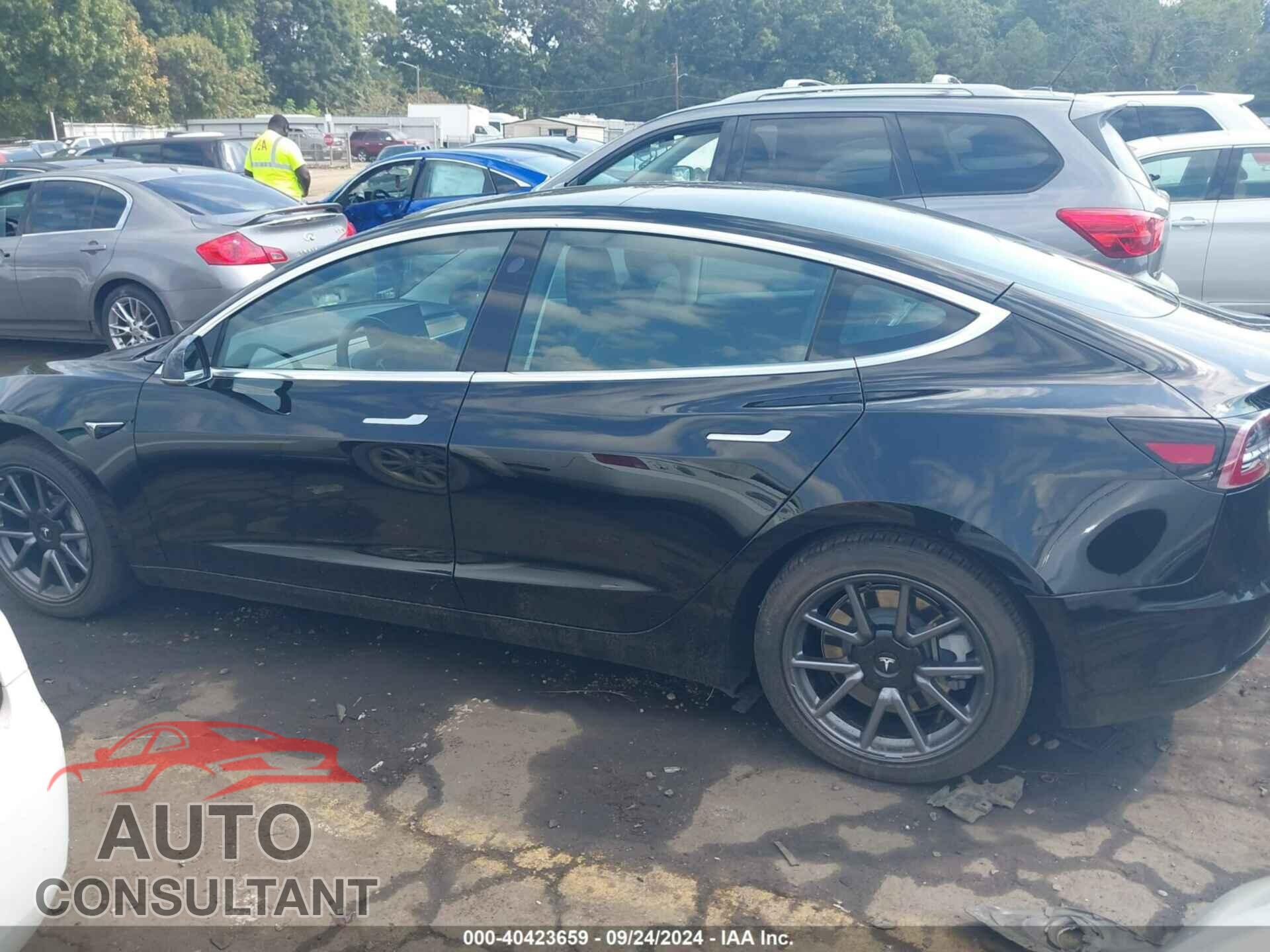 TESLA MODEL 3 2020 - 5YJ3E1EA0LF805945