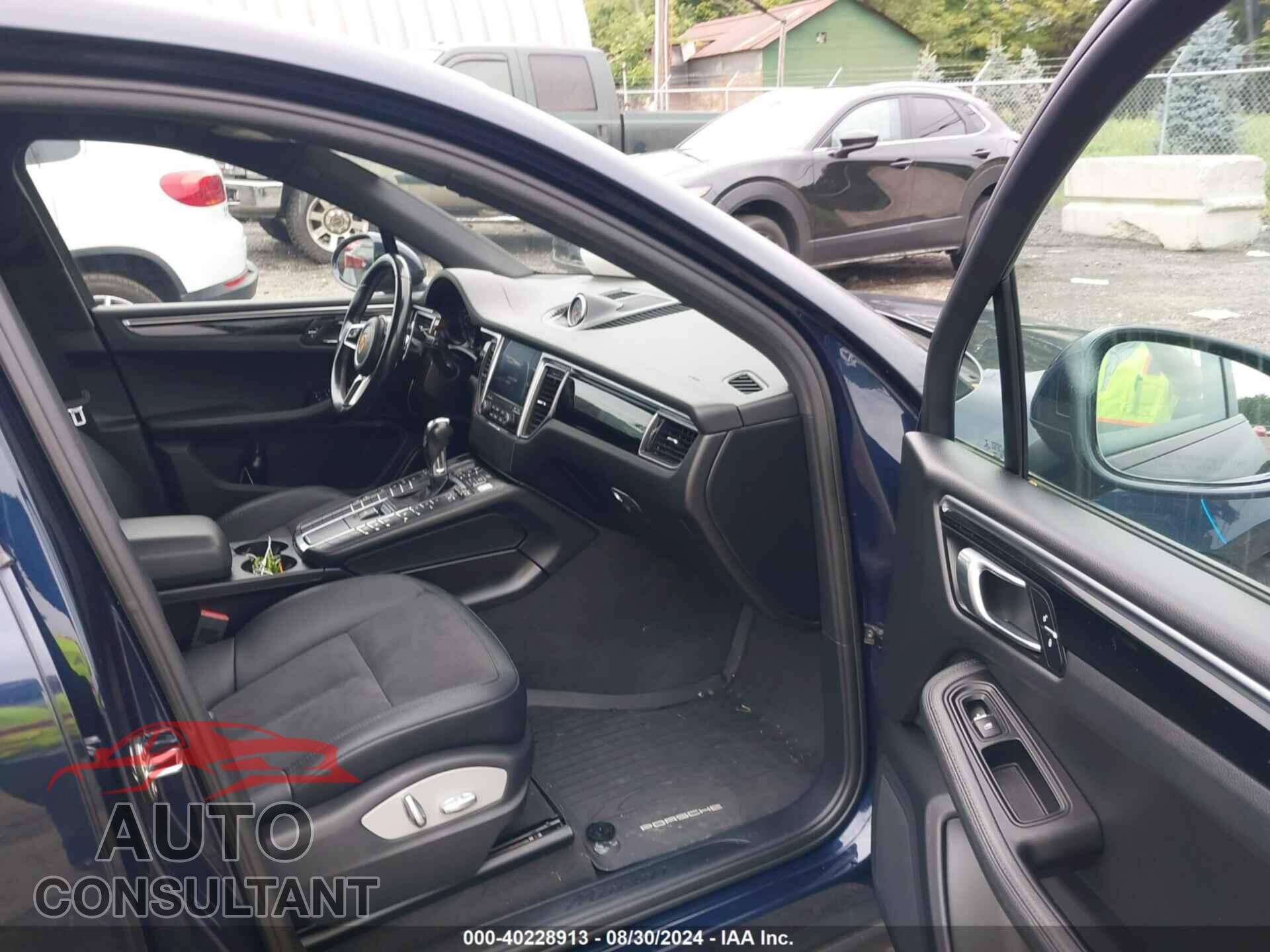 PORSCHE MACAN 2018 - WP1AA2A54JLB21054