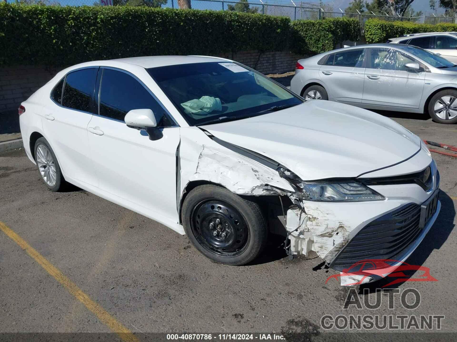 TOYOTA CAMRY 2018 - 4T1B11HK4JU527238