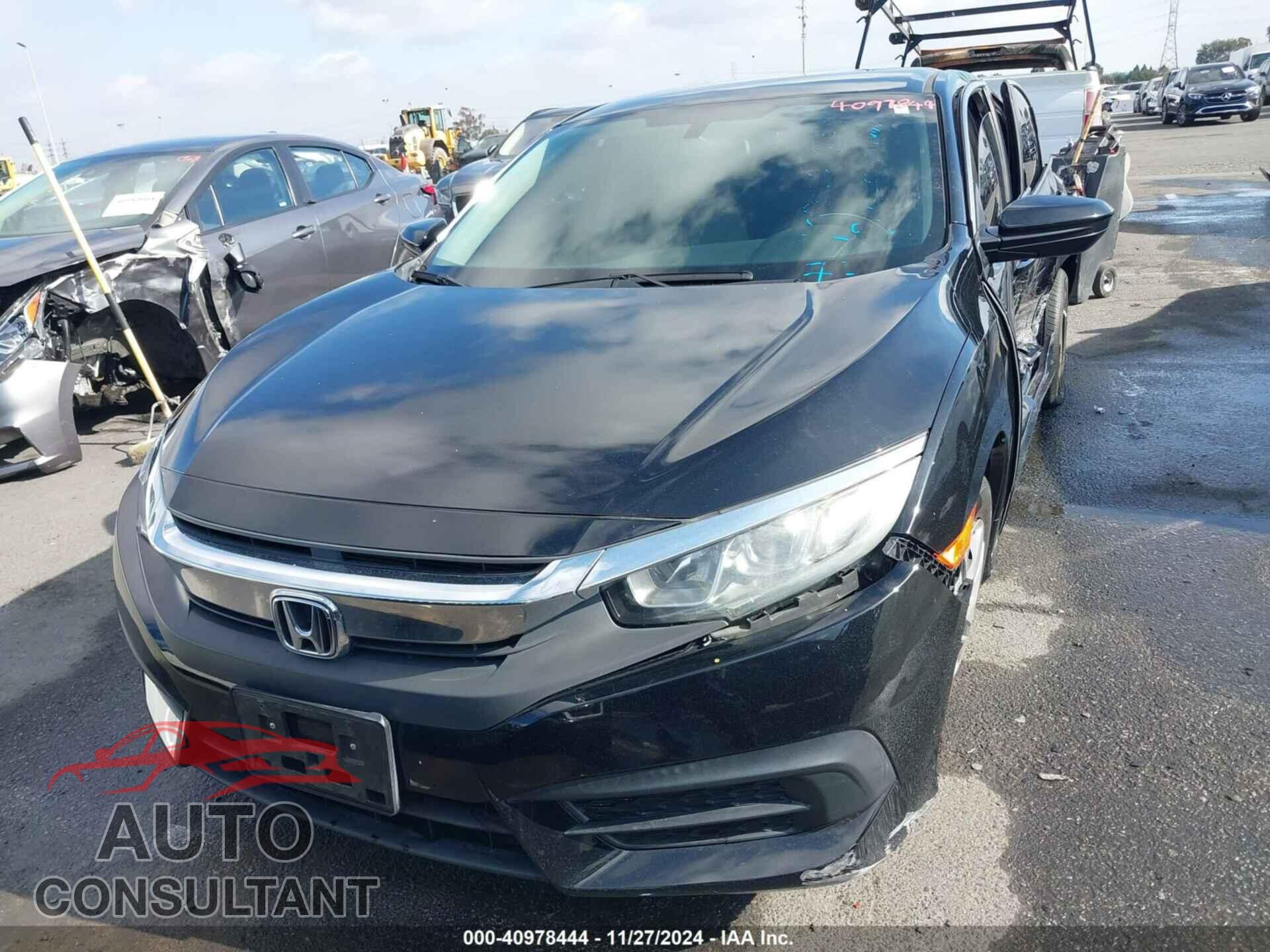 HONDA CIVIC 2018 - 2HGFC2F58JH529131