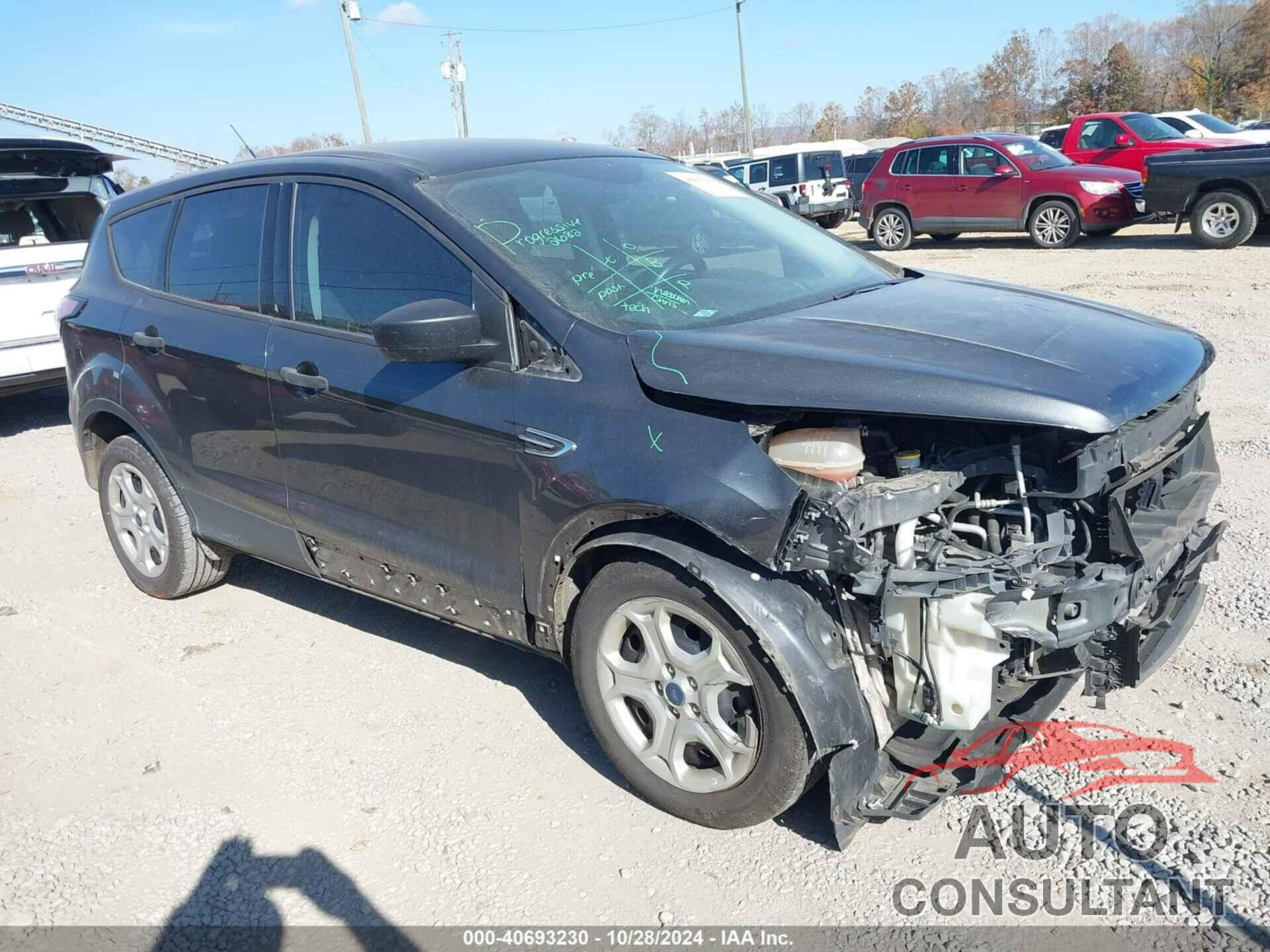 FORD ESCAPE 2017 - 1FMCU0F72HUE01166