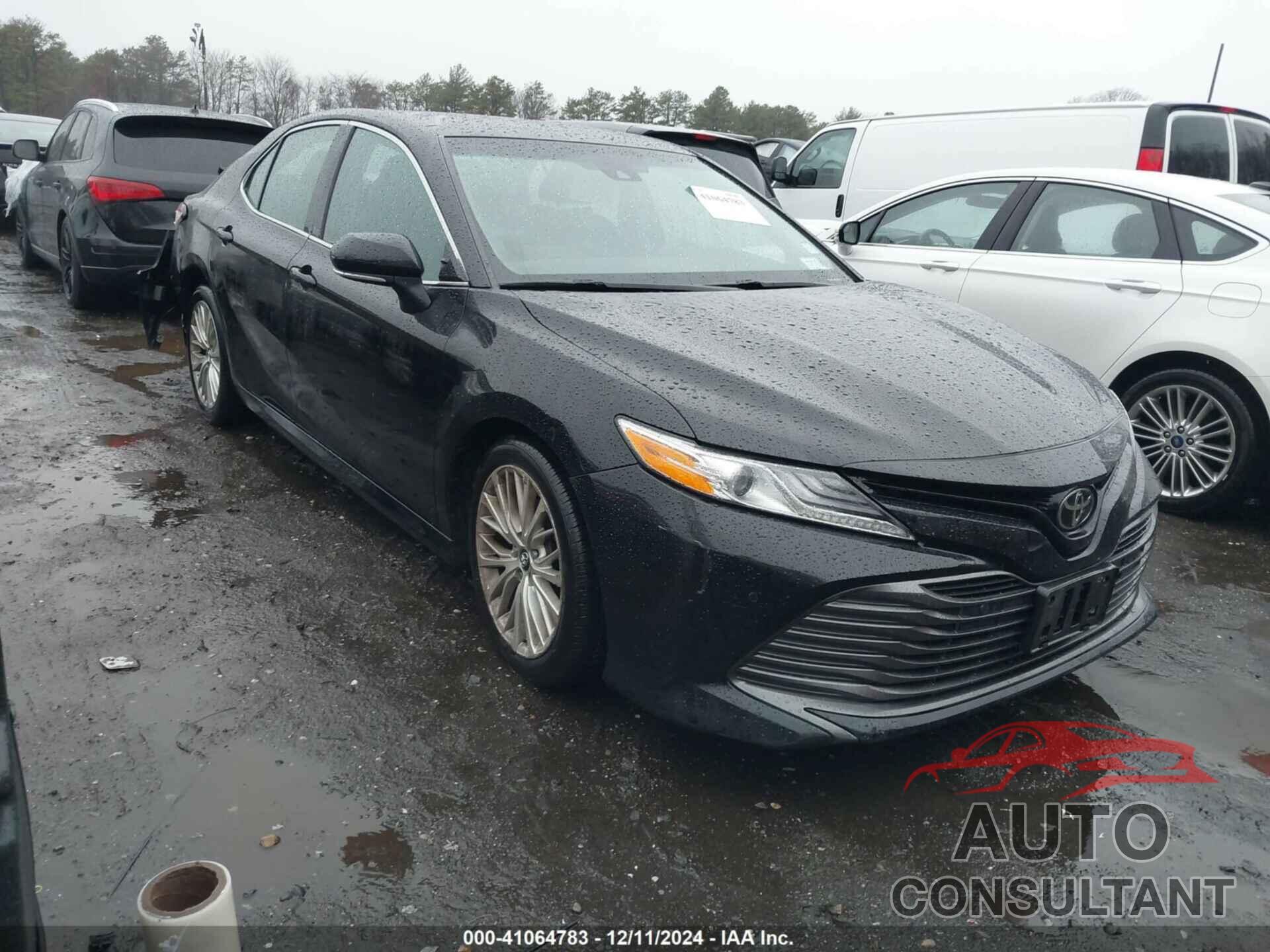 TOYOTA CAMRY 2018 - 4T1B11HK6JU511624