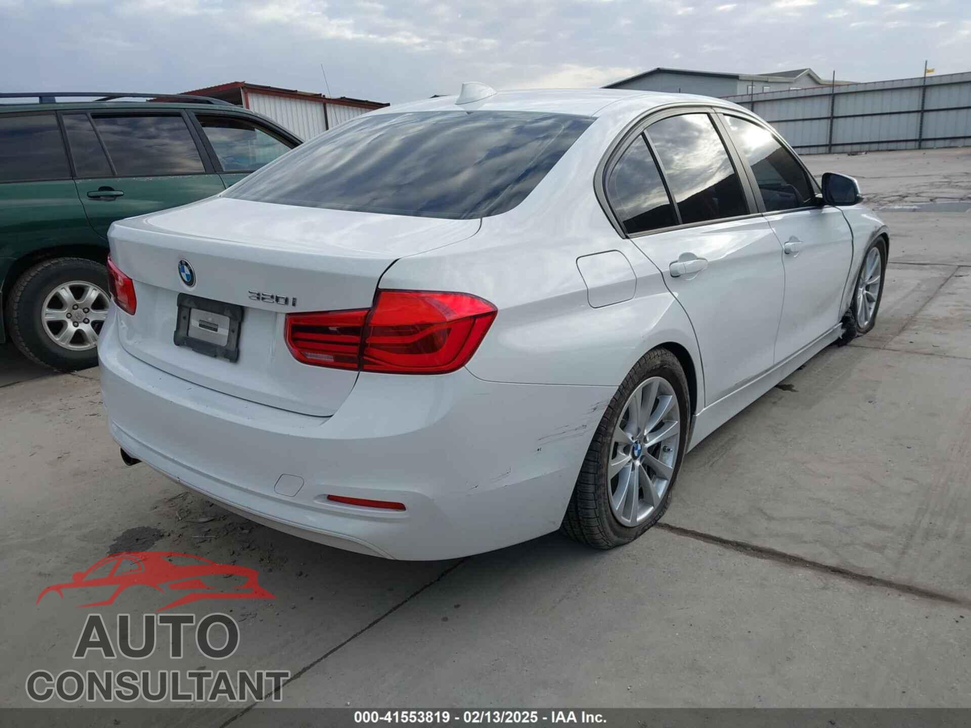 BMW 320I 2016 - WBA8E1G57GNT99298