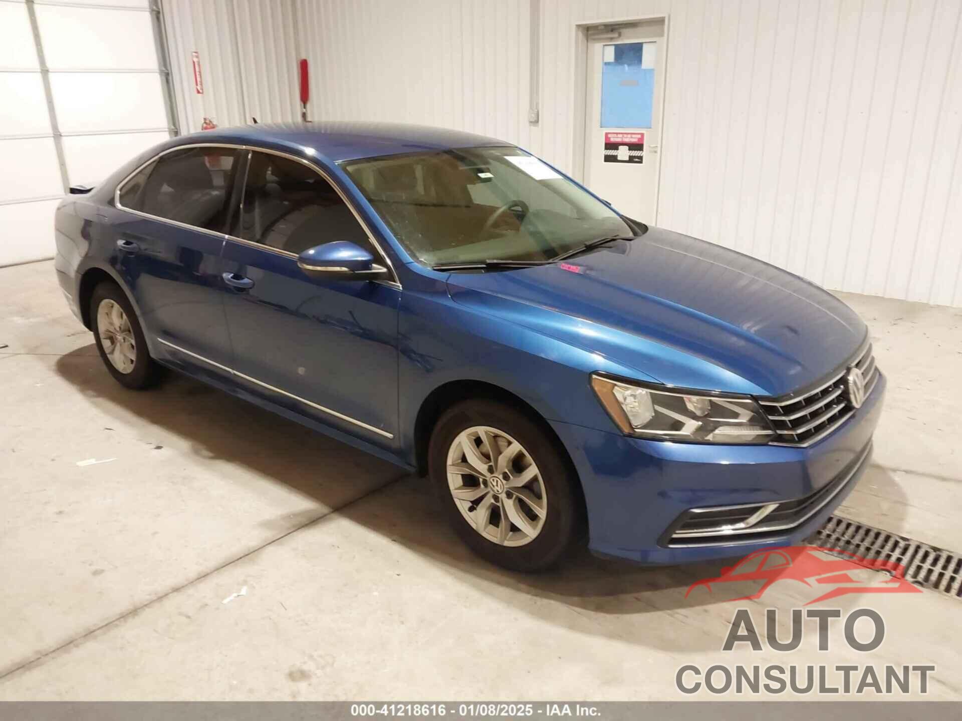VOLKSWAGEN PASSAT 2017 - 1VWAT7A38HC013602