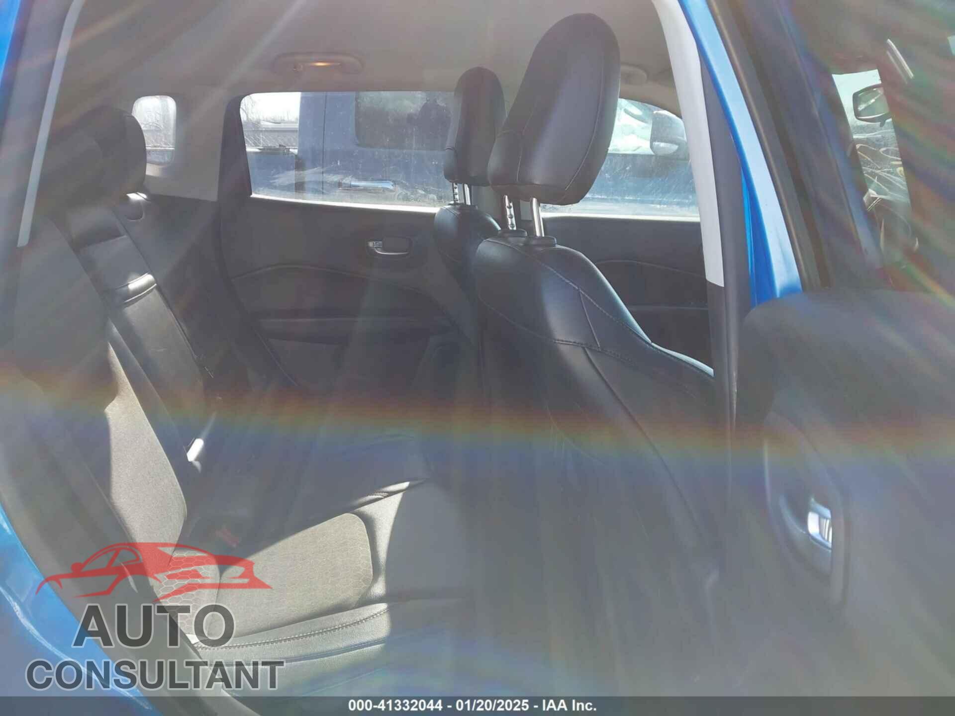 JEEP COMPASS 2018 - 3C4NJDBB2JT270277