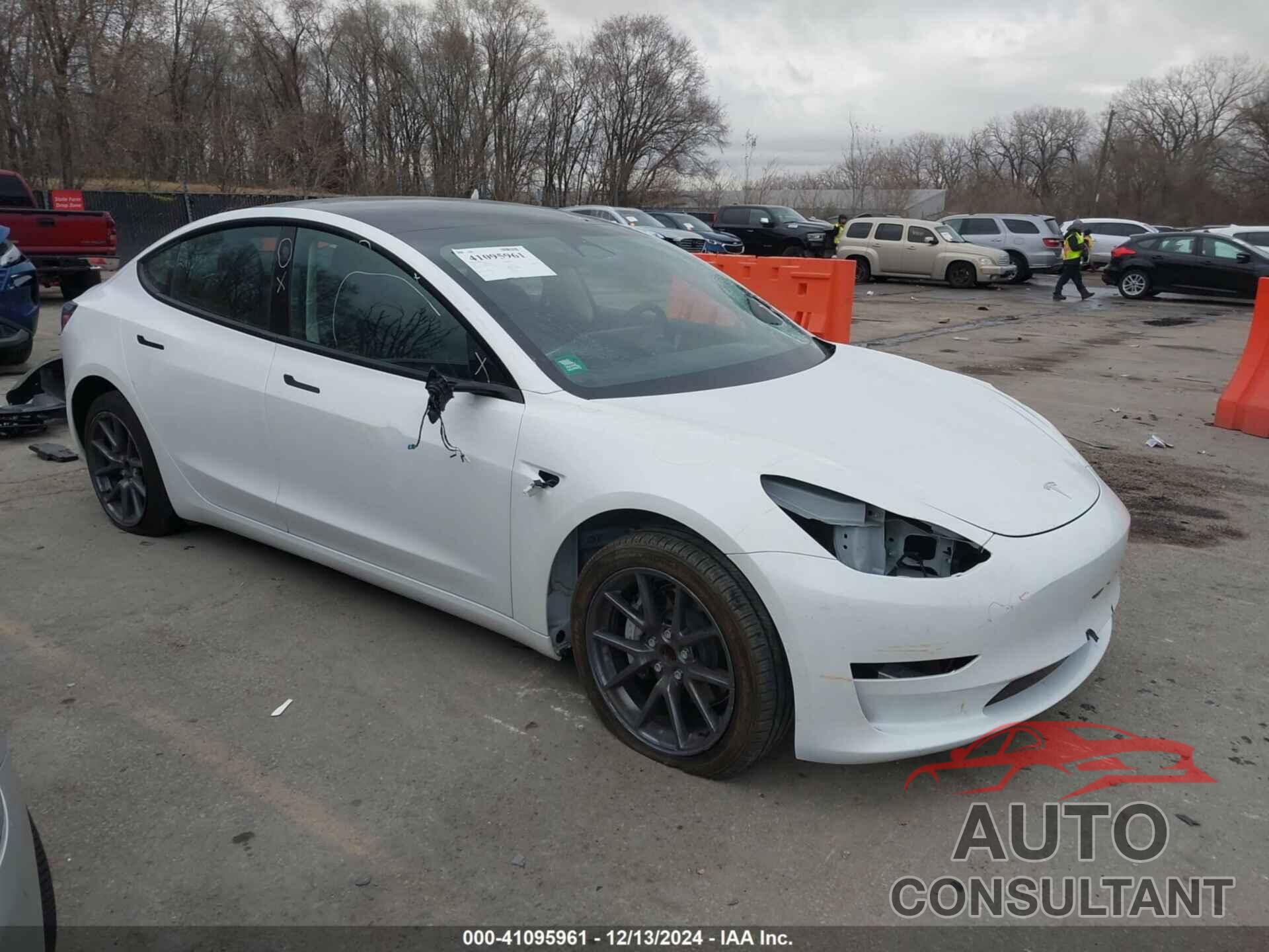 TESLA MODEL 3 2023 - 5YJ3E1EA8PF654567